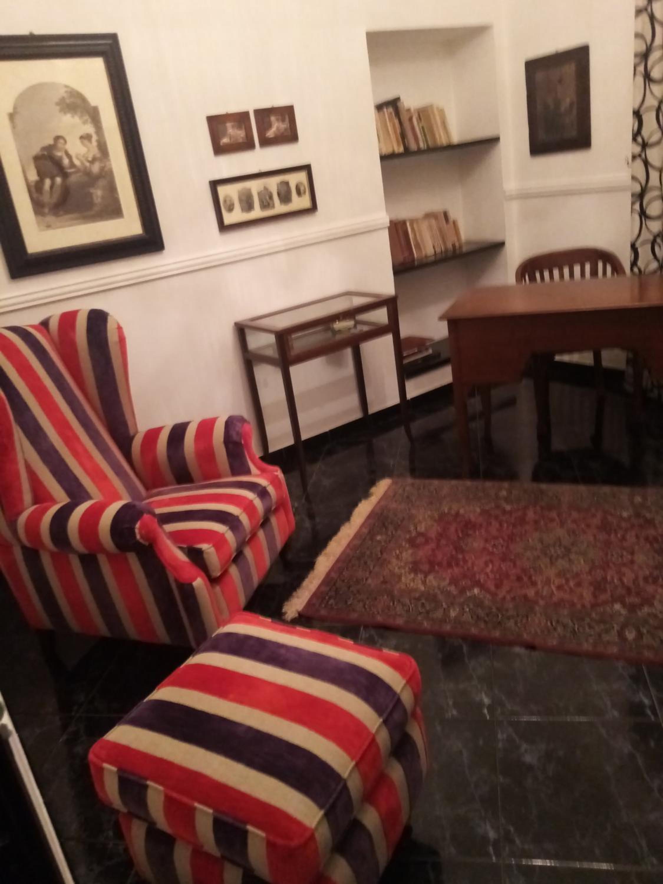 Large Double Room - Photo 1