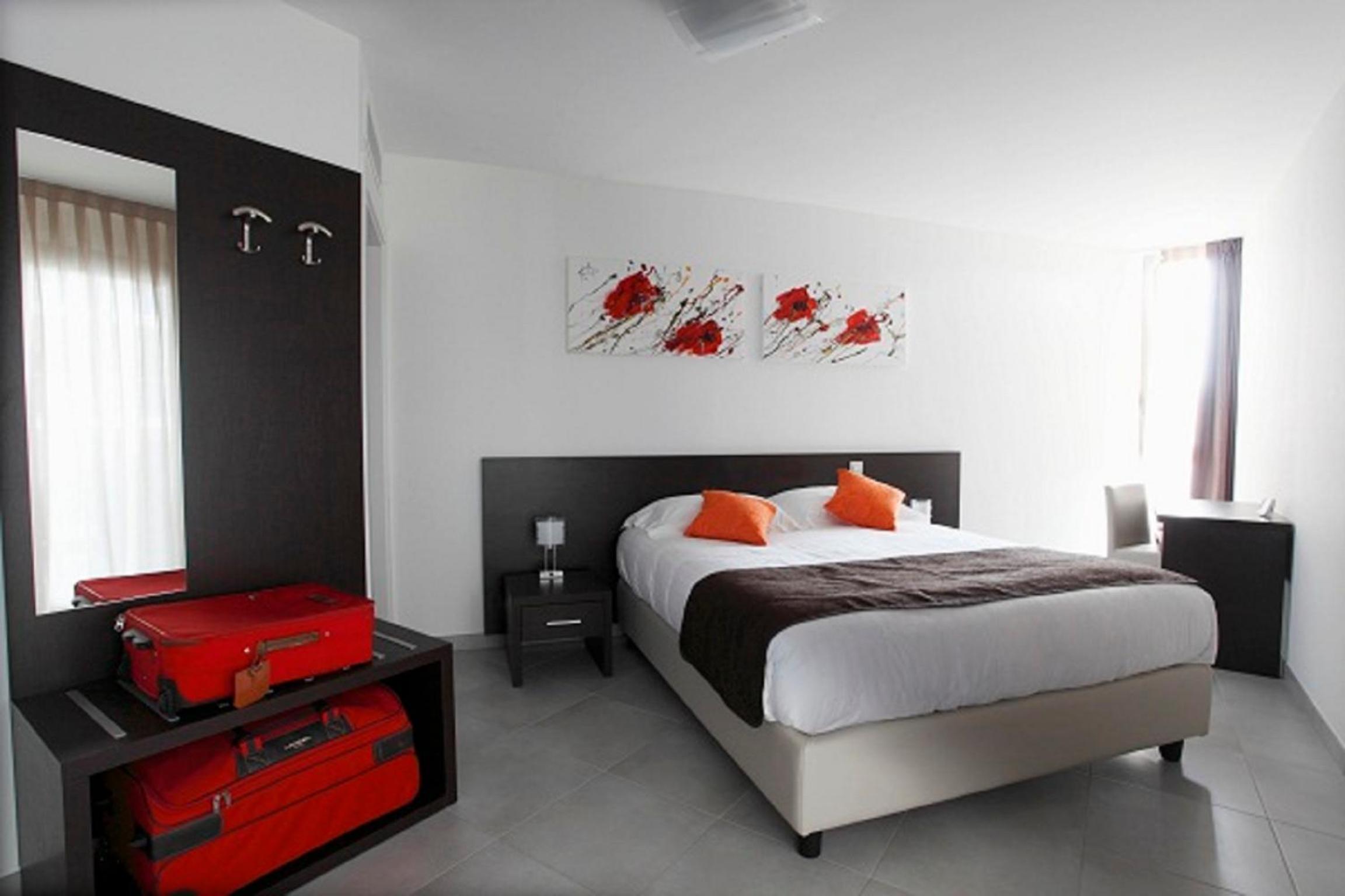 Deluxe Apartment with Terrace Street View