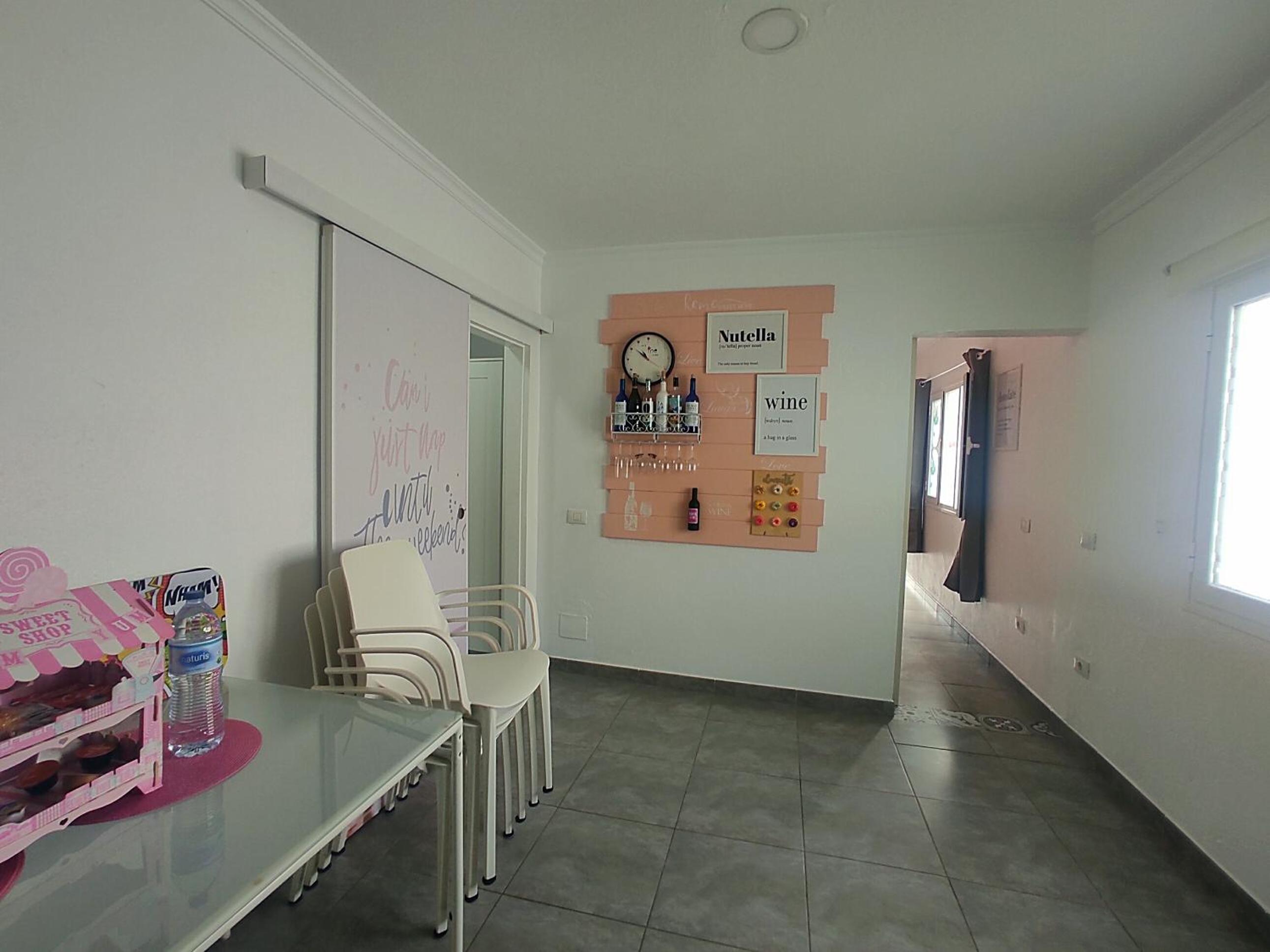 One-Bedroom Apartment - Photo 7