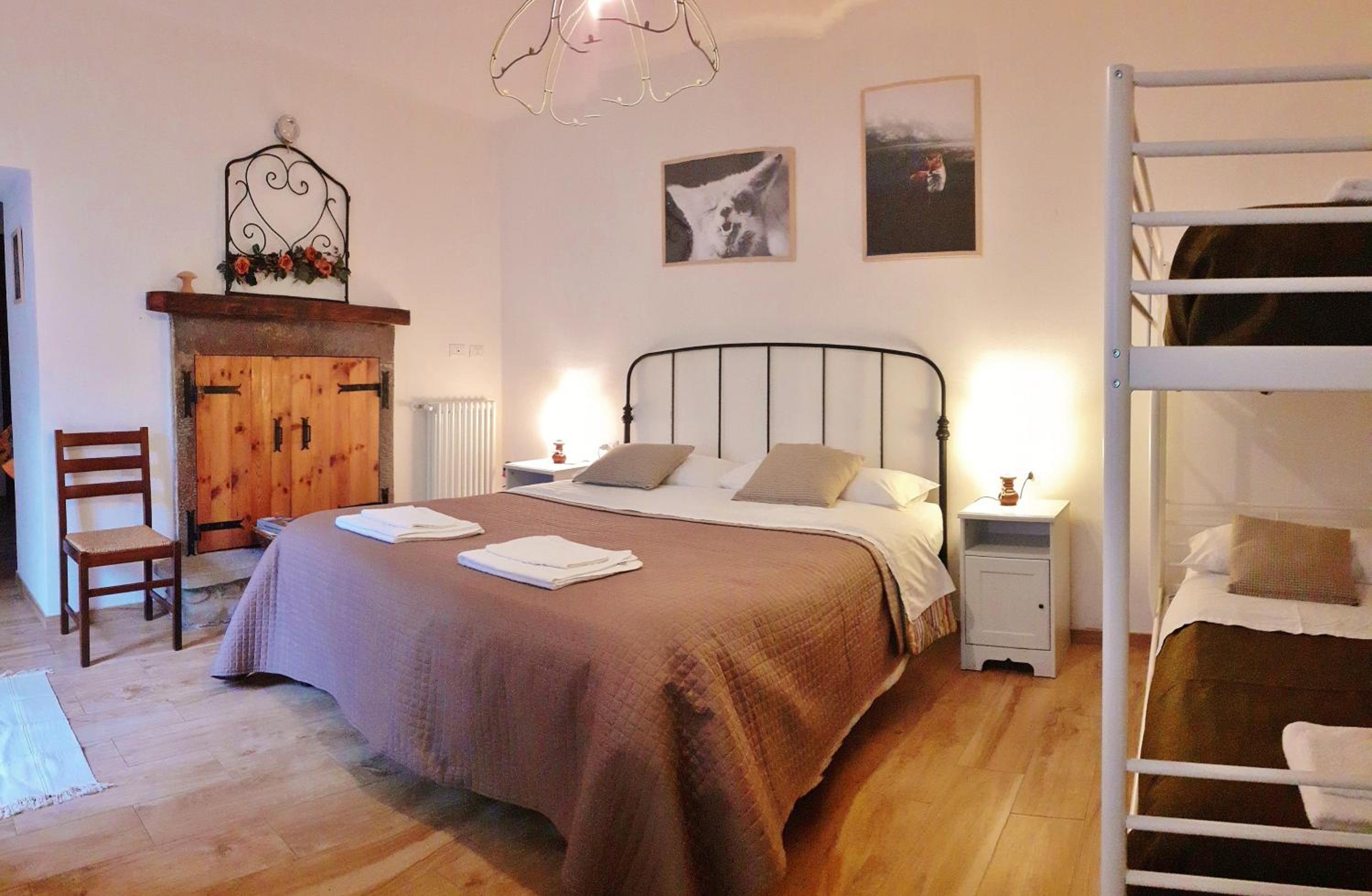 One-Bedroom House - Photo 8