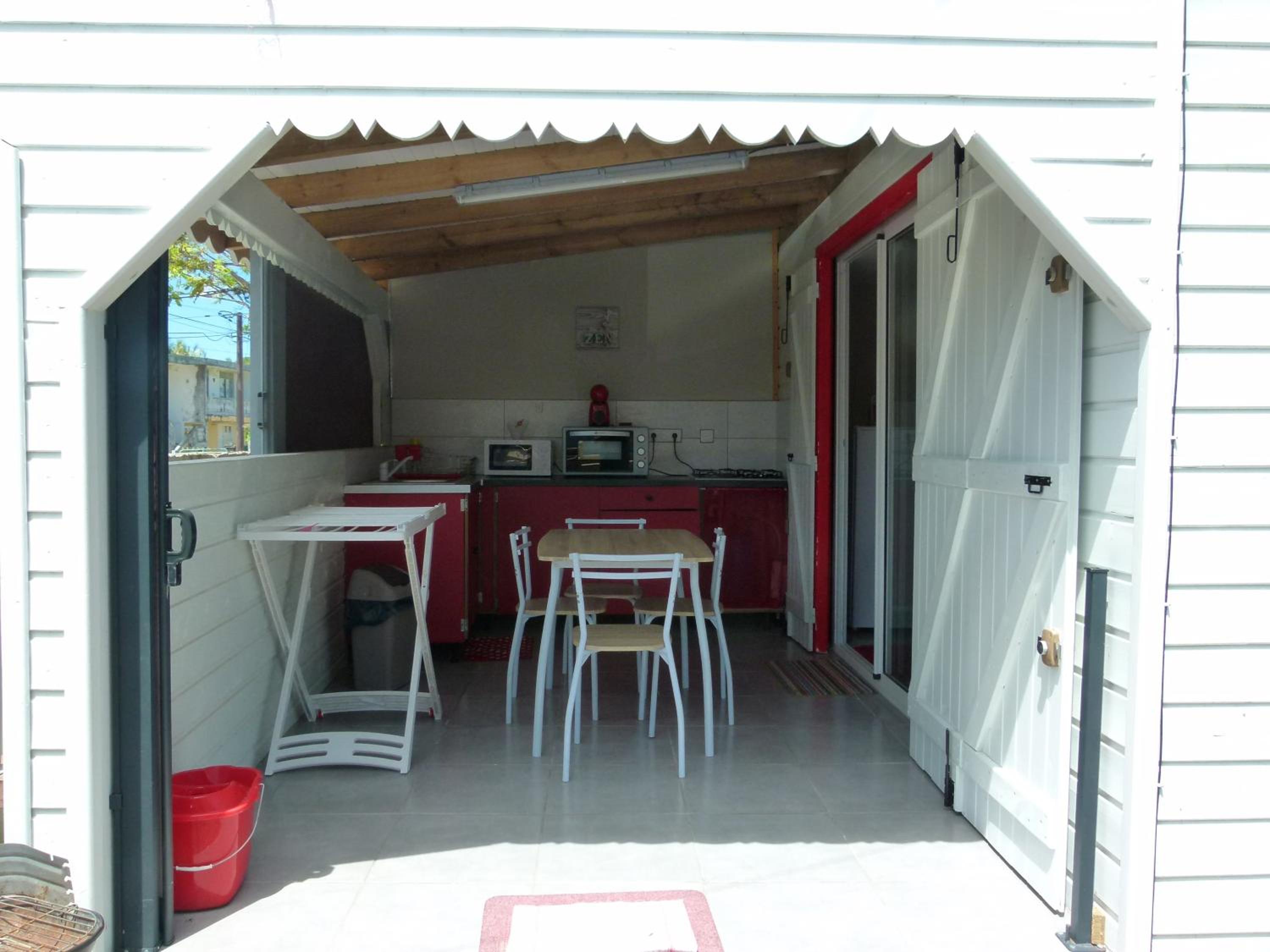 One-Bedroom House - Photo 18