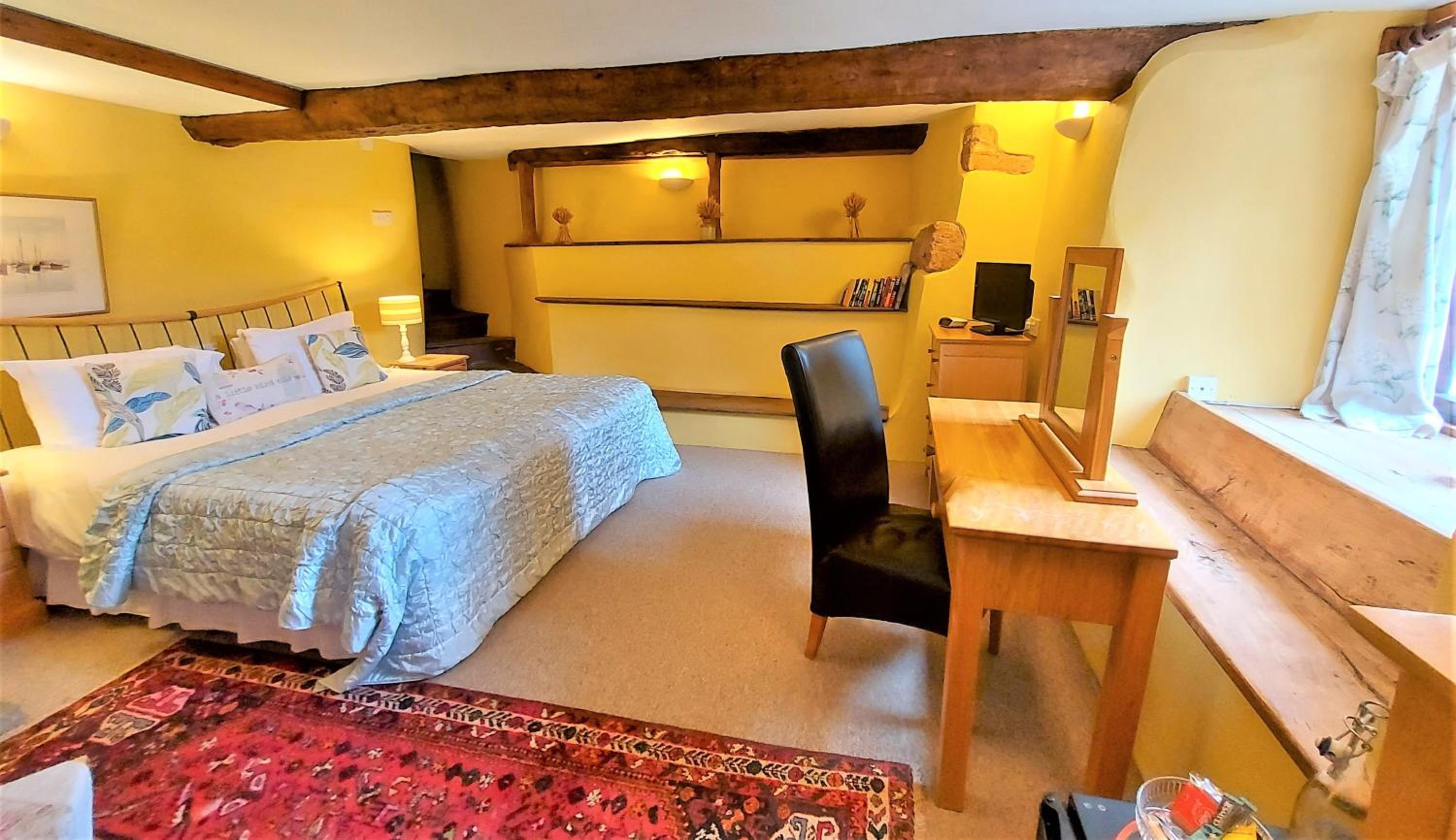 Large Double Room photo 1