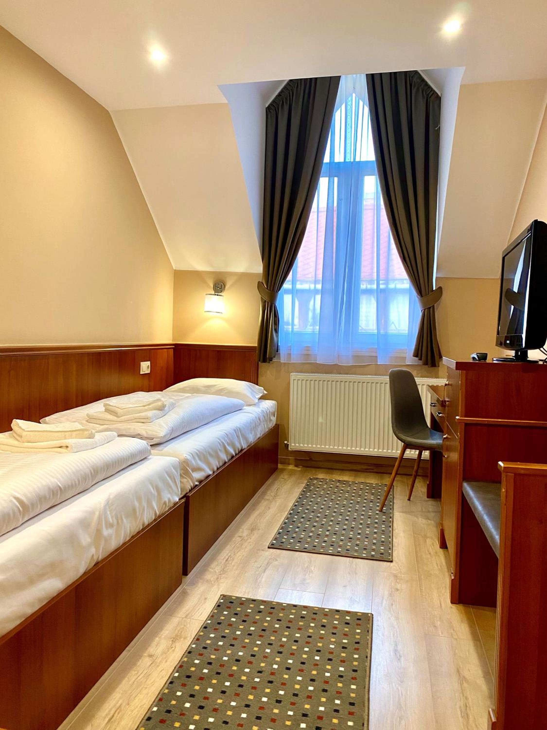 Standard Twin Room photo 1