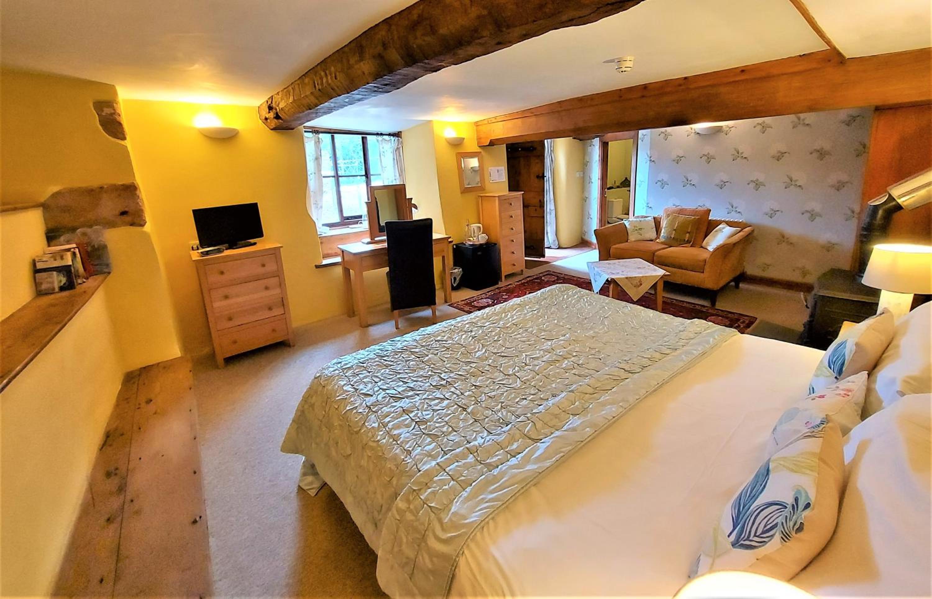 Large Double Room photo 3
