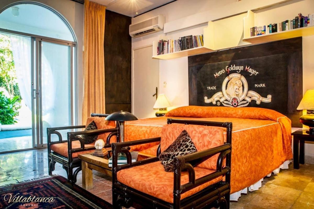 Deluxe Double Room with Bath - Photo 5