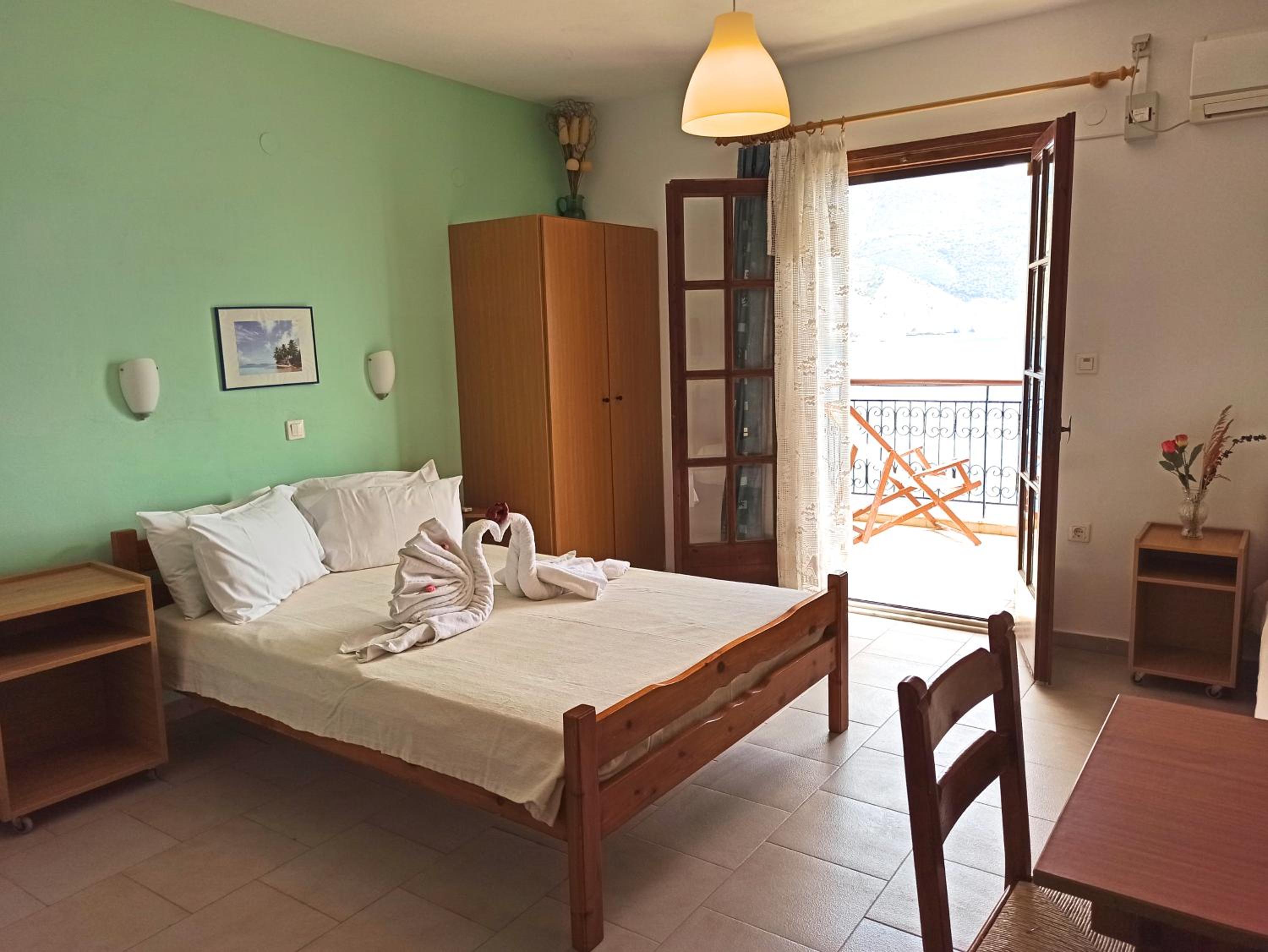 Studio Apartment with Sea View photo 2