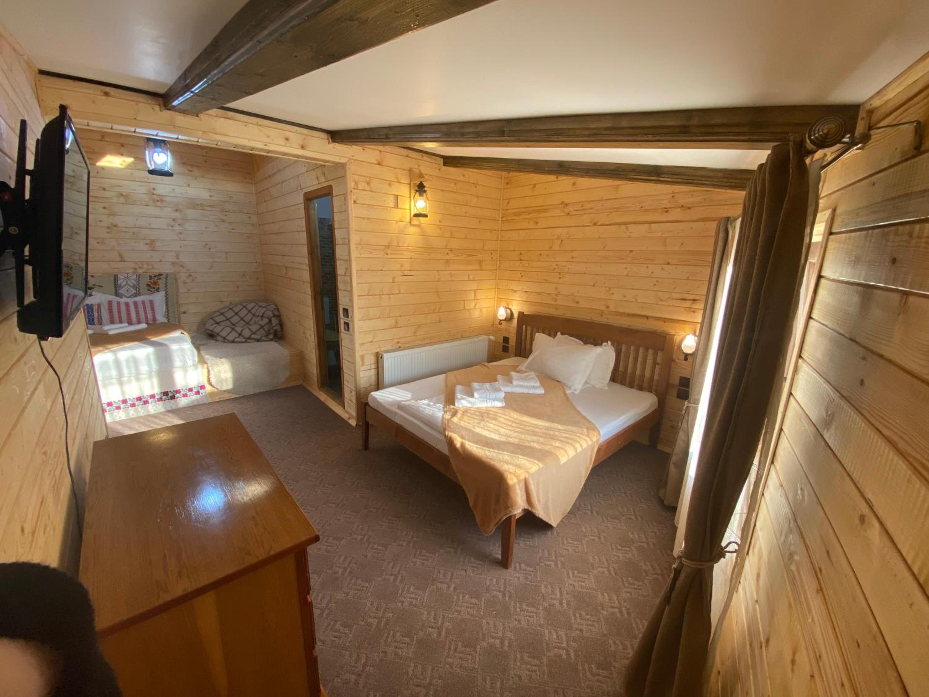 Quadruple Room - Photo 1