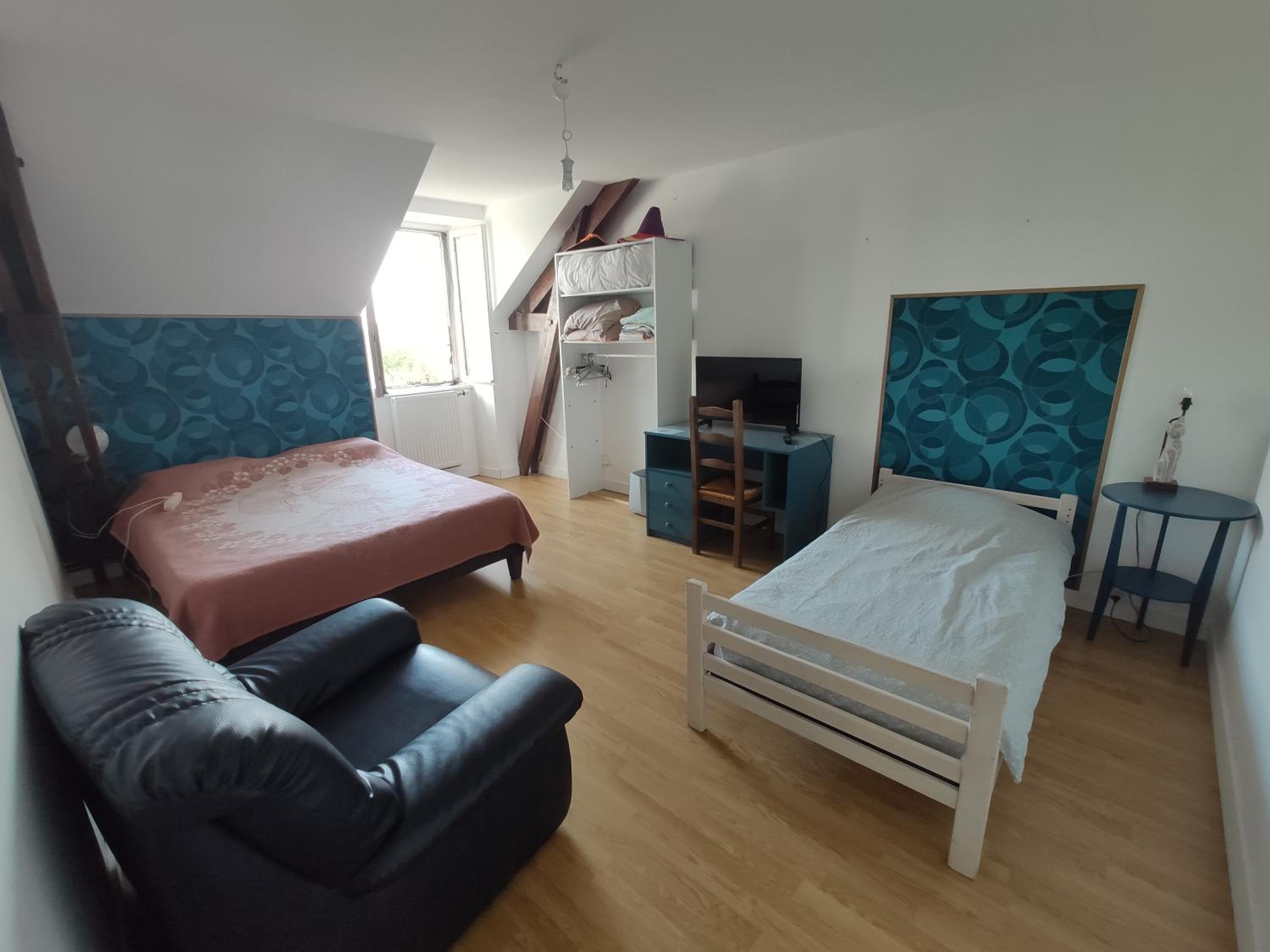 Double Room (1 Adult + 1 Child) - Photo 2