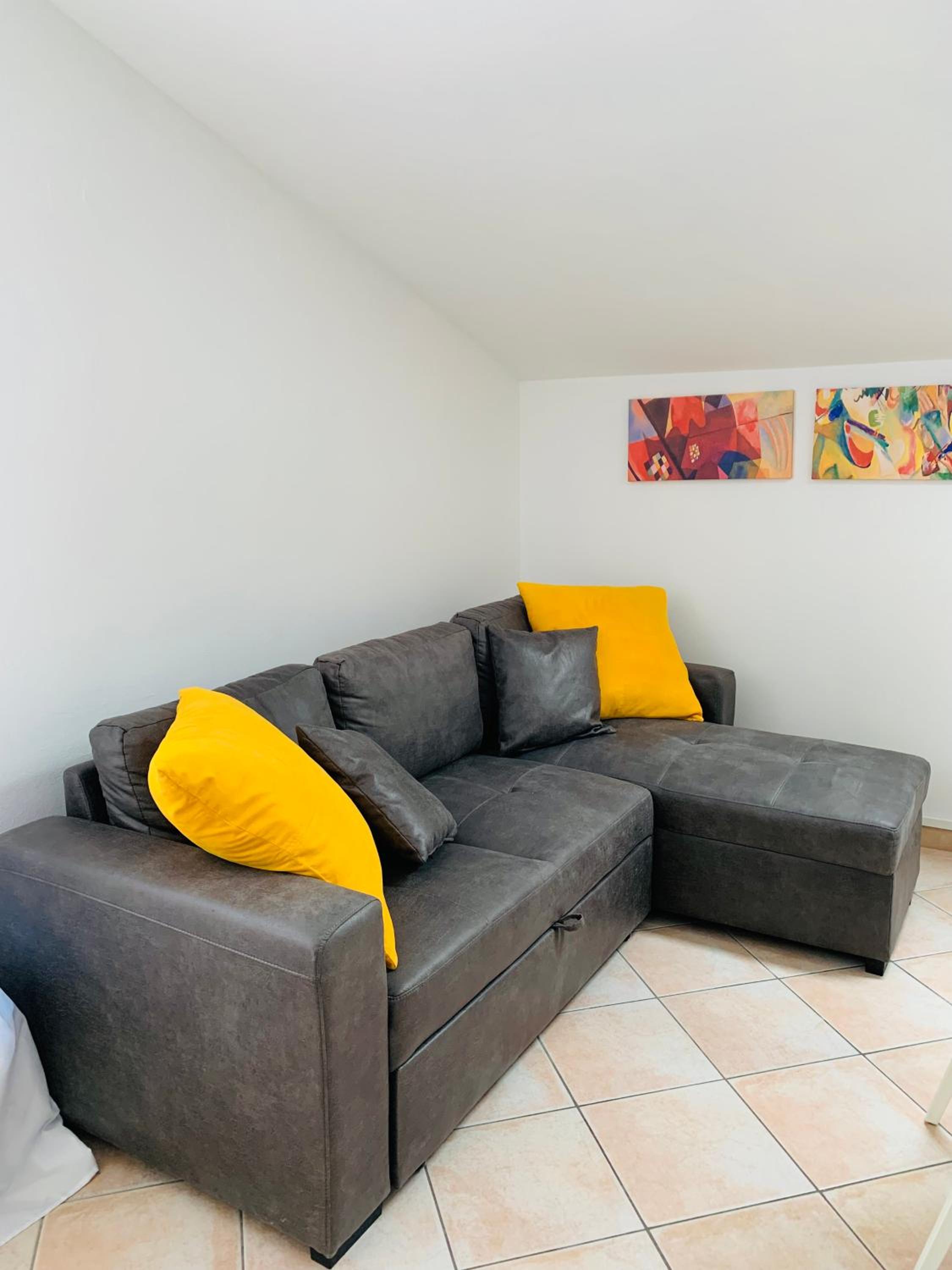 One-Bedroom House photo 1