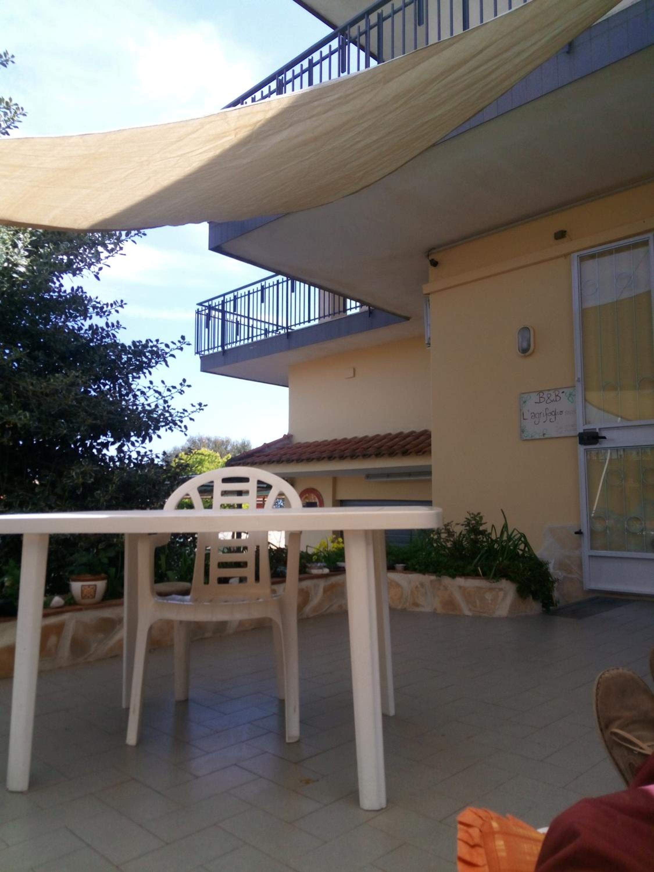Double Room - Photo 10