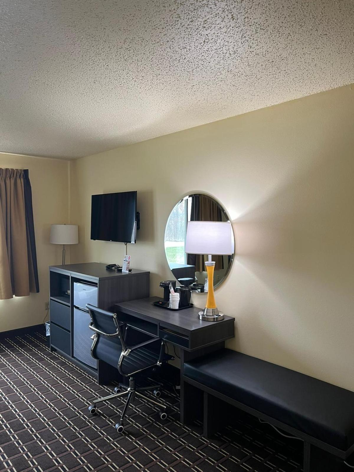 King Studio Suite - Non-Smoking - Photo 3