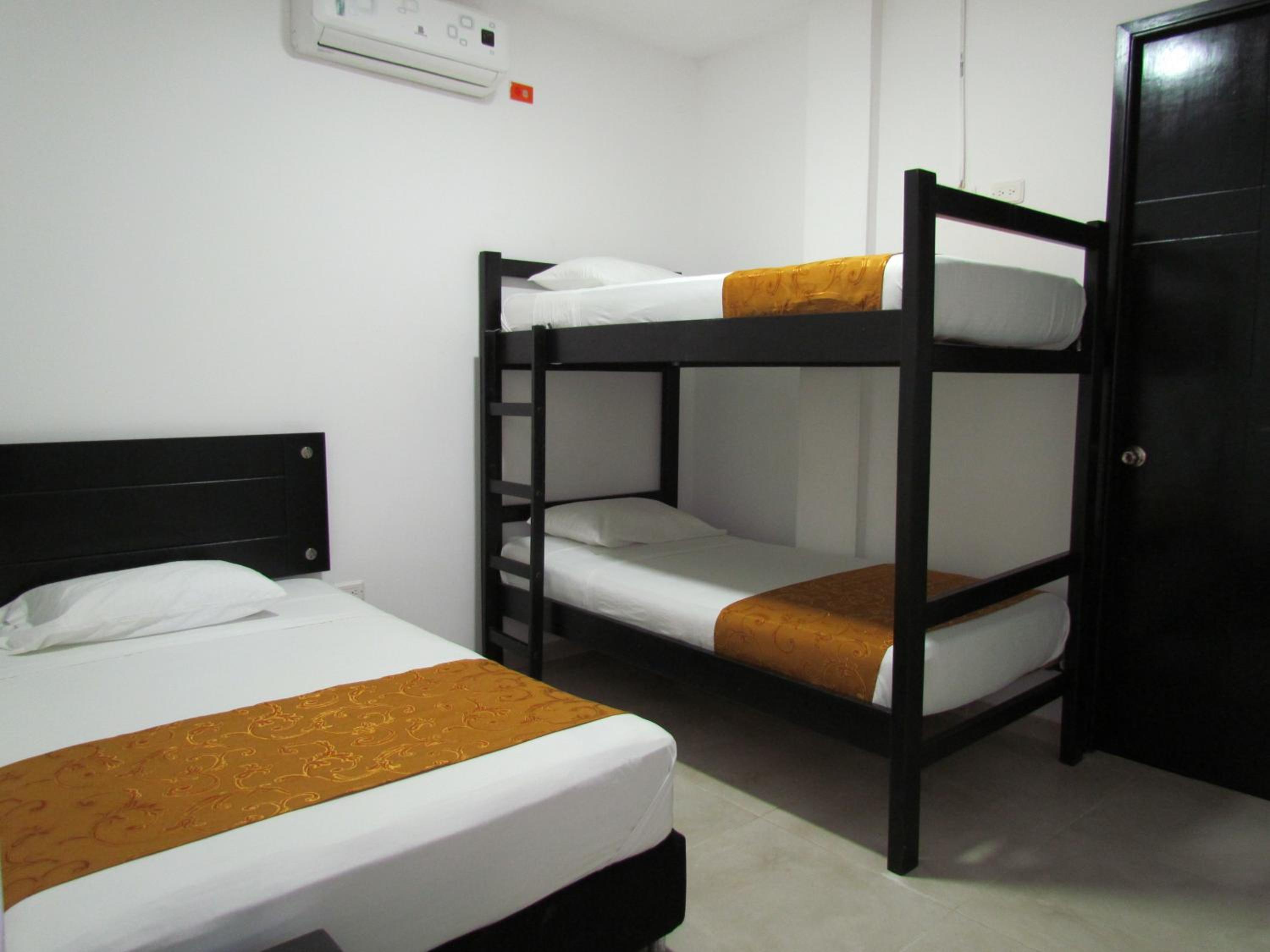 Basic Triple Room photo 3