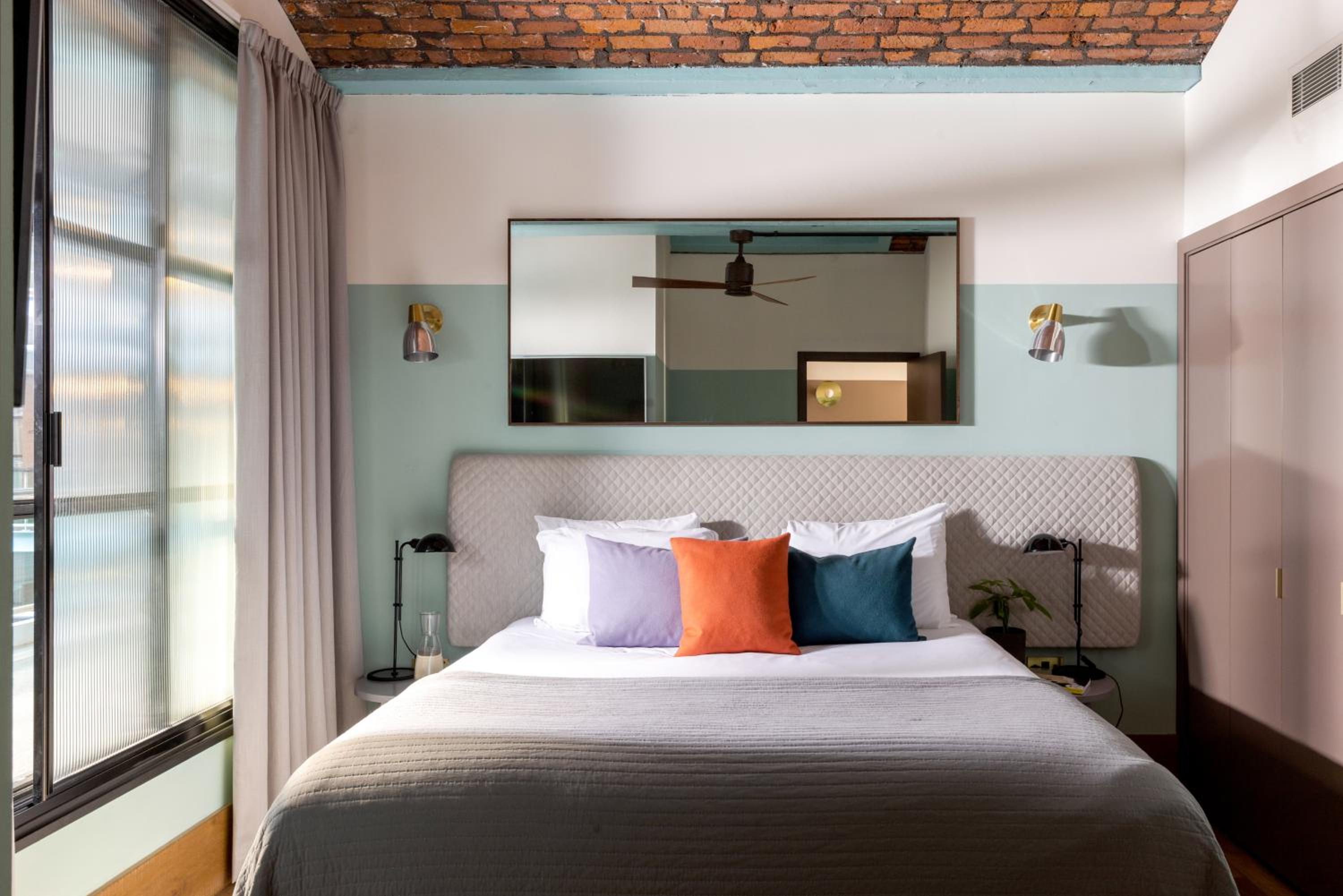 One Bedroom Apartment - Photo 1