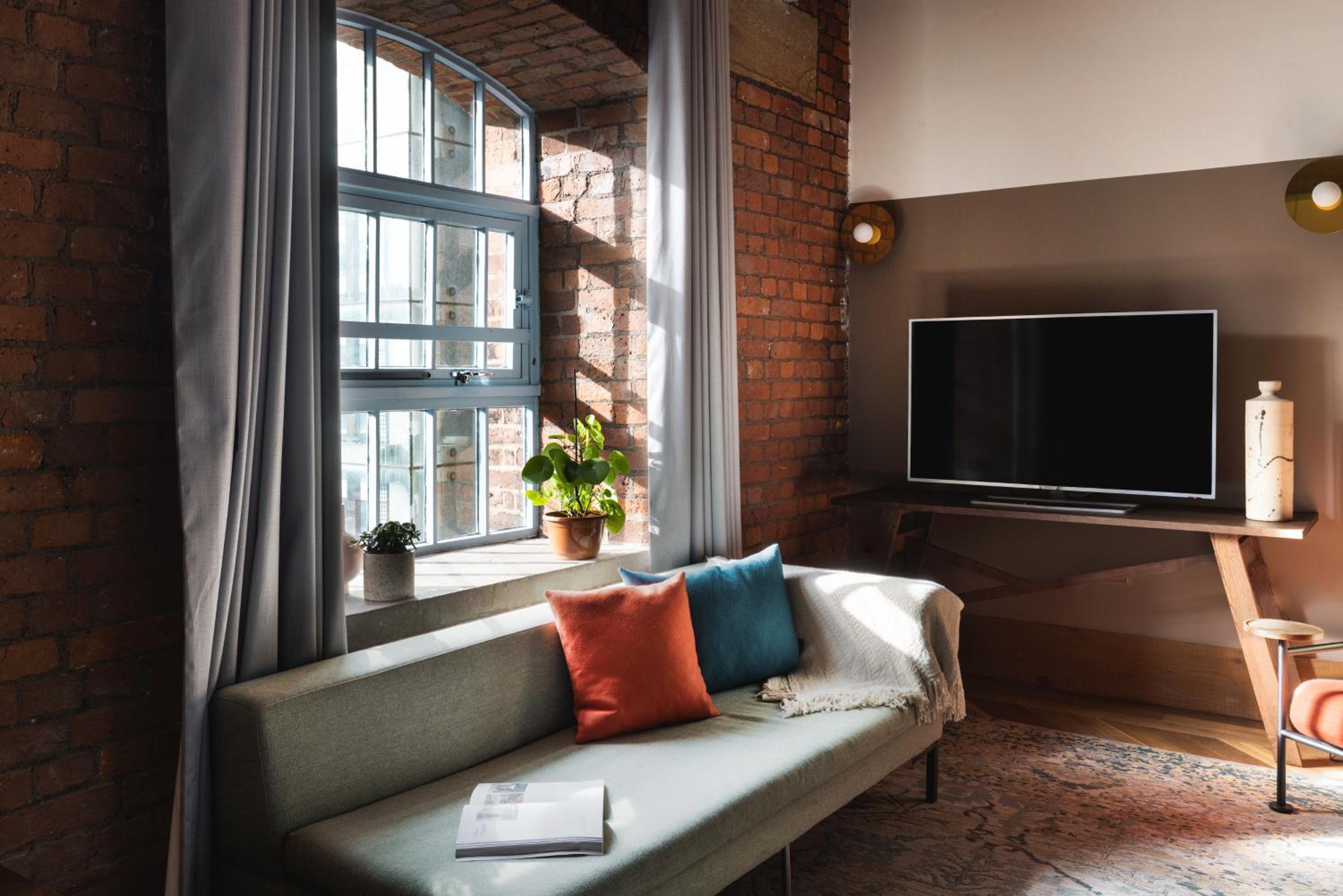 One Bedroom Apartment - Photo 6