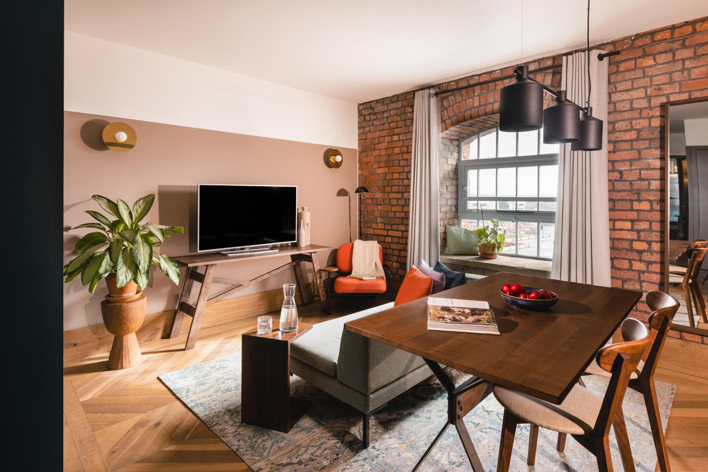 One Bedroom Apartment - Photo 4