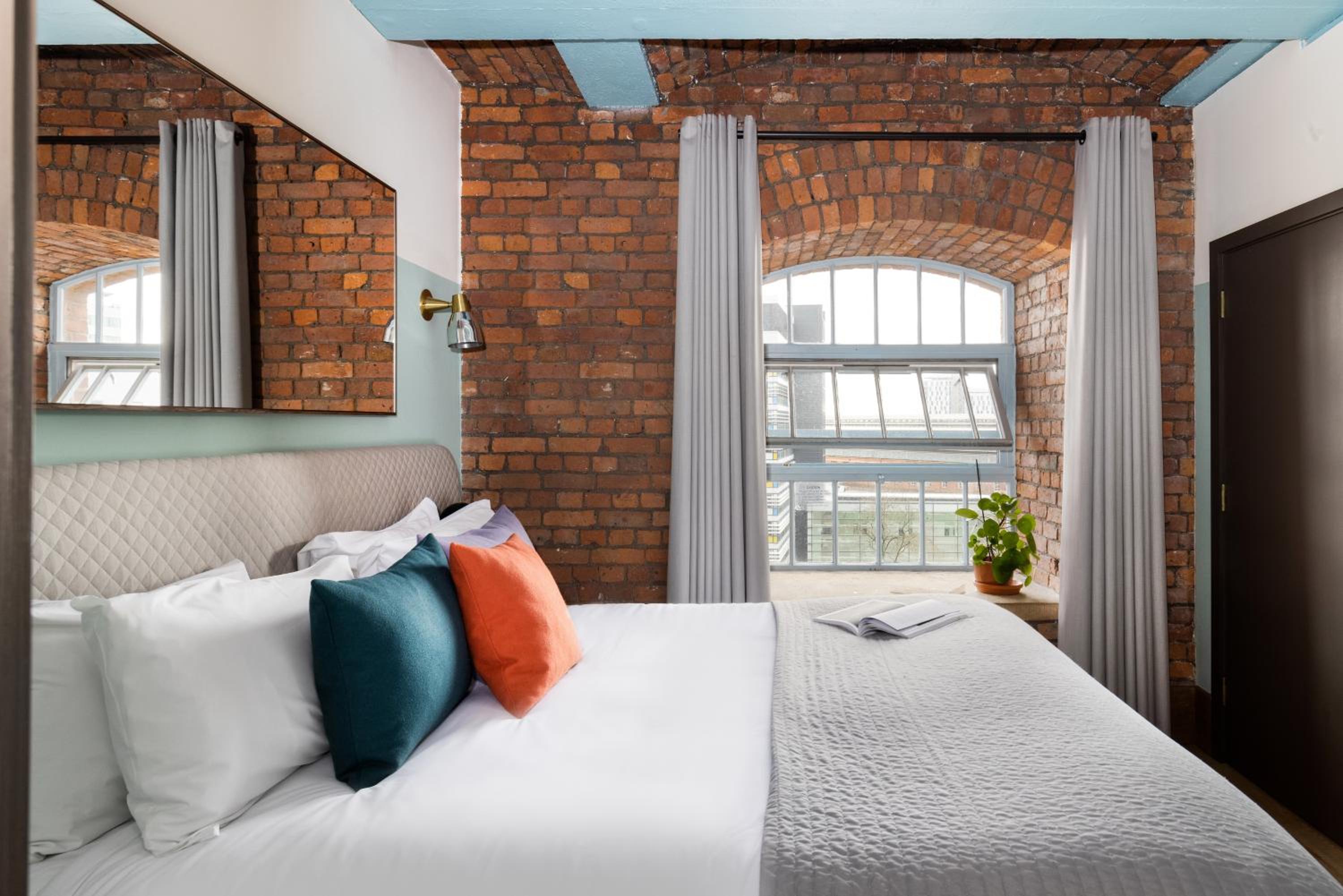 Premium One Bedroom Apartment with Sofa Bed photo 3
