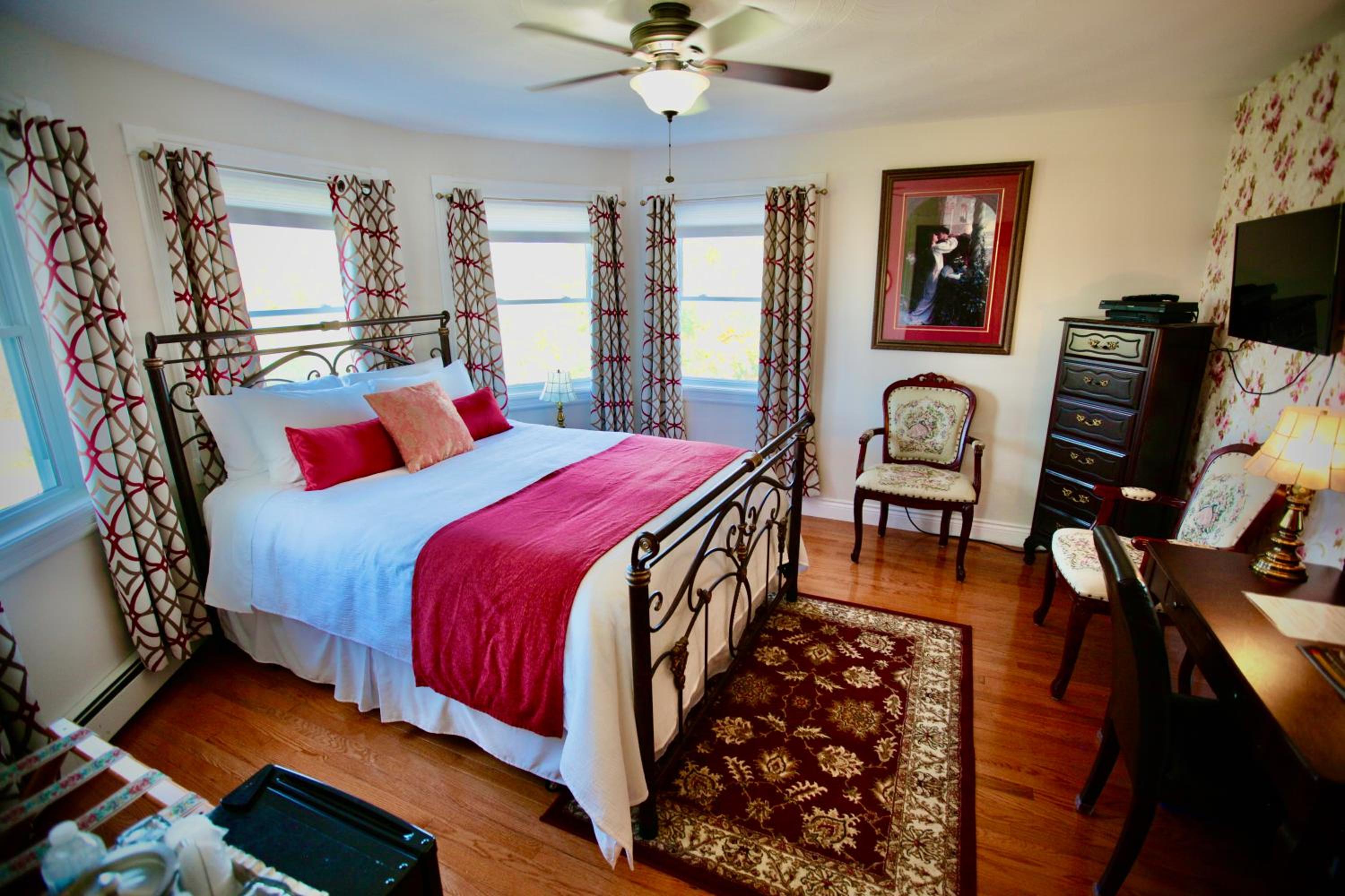 Deluxe Queen Room photo 2