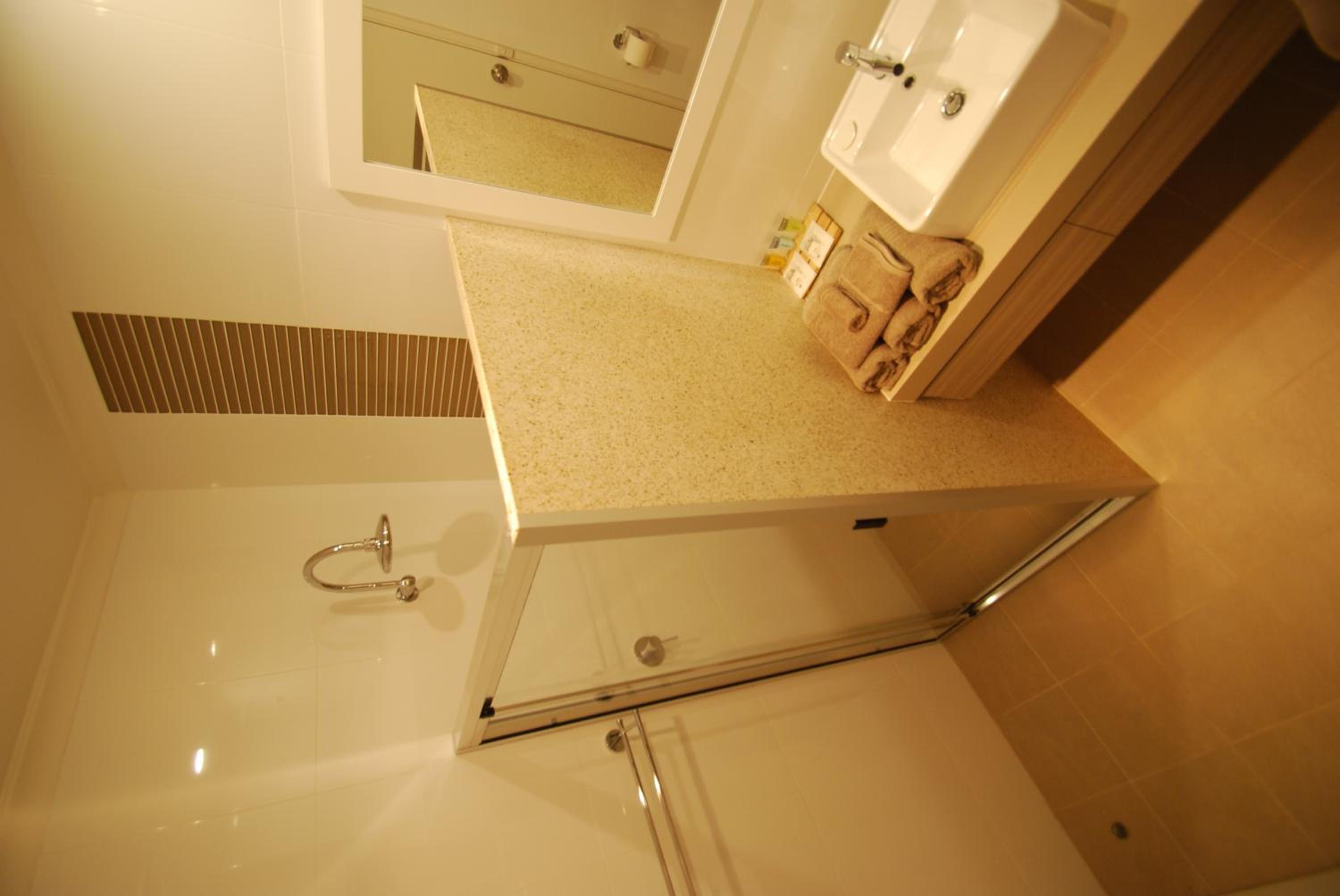 Executive Room - Photo 3