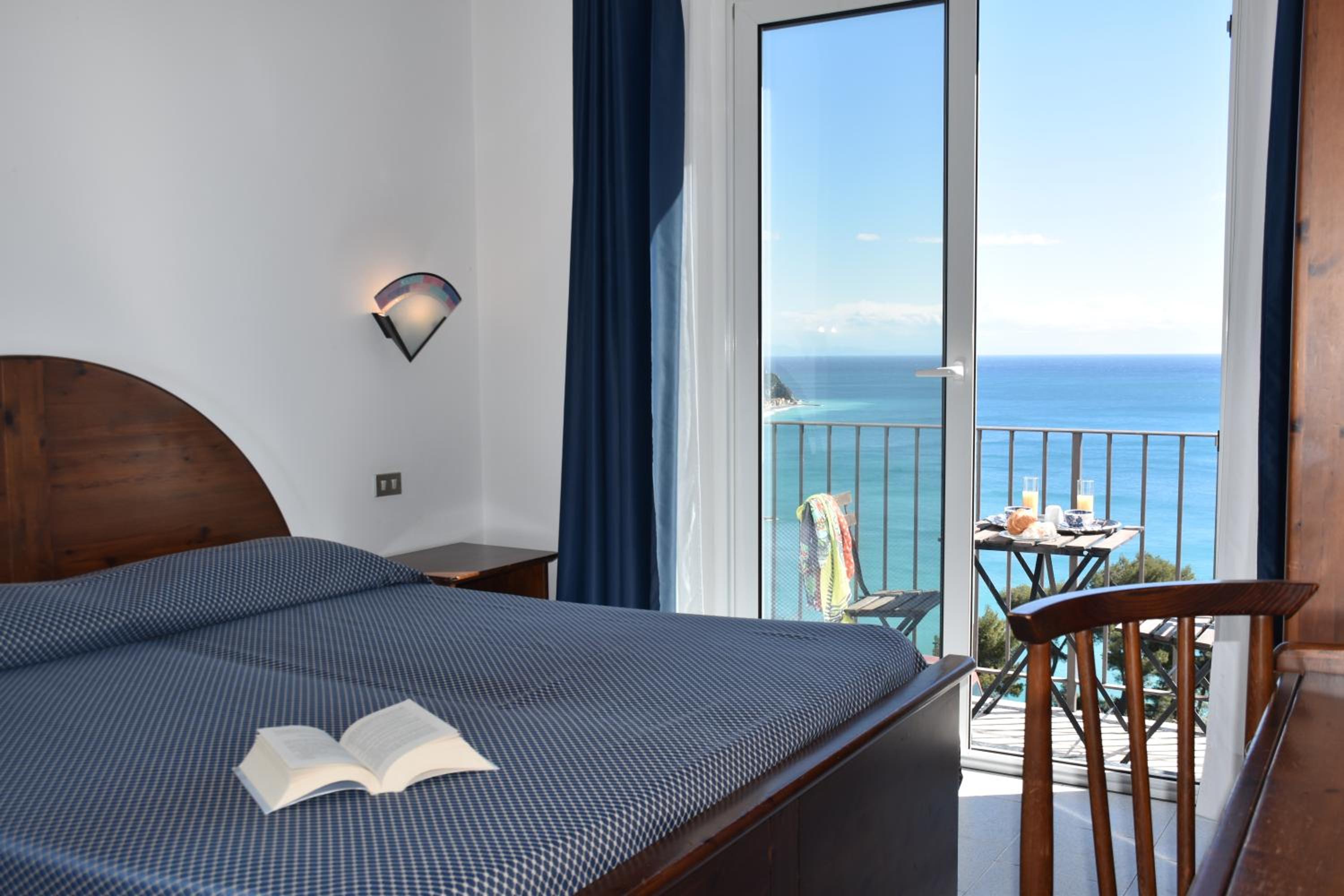 Double Room with Sea View photo 3