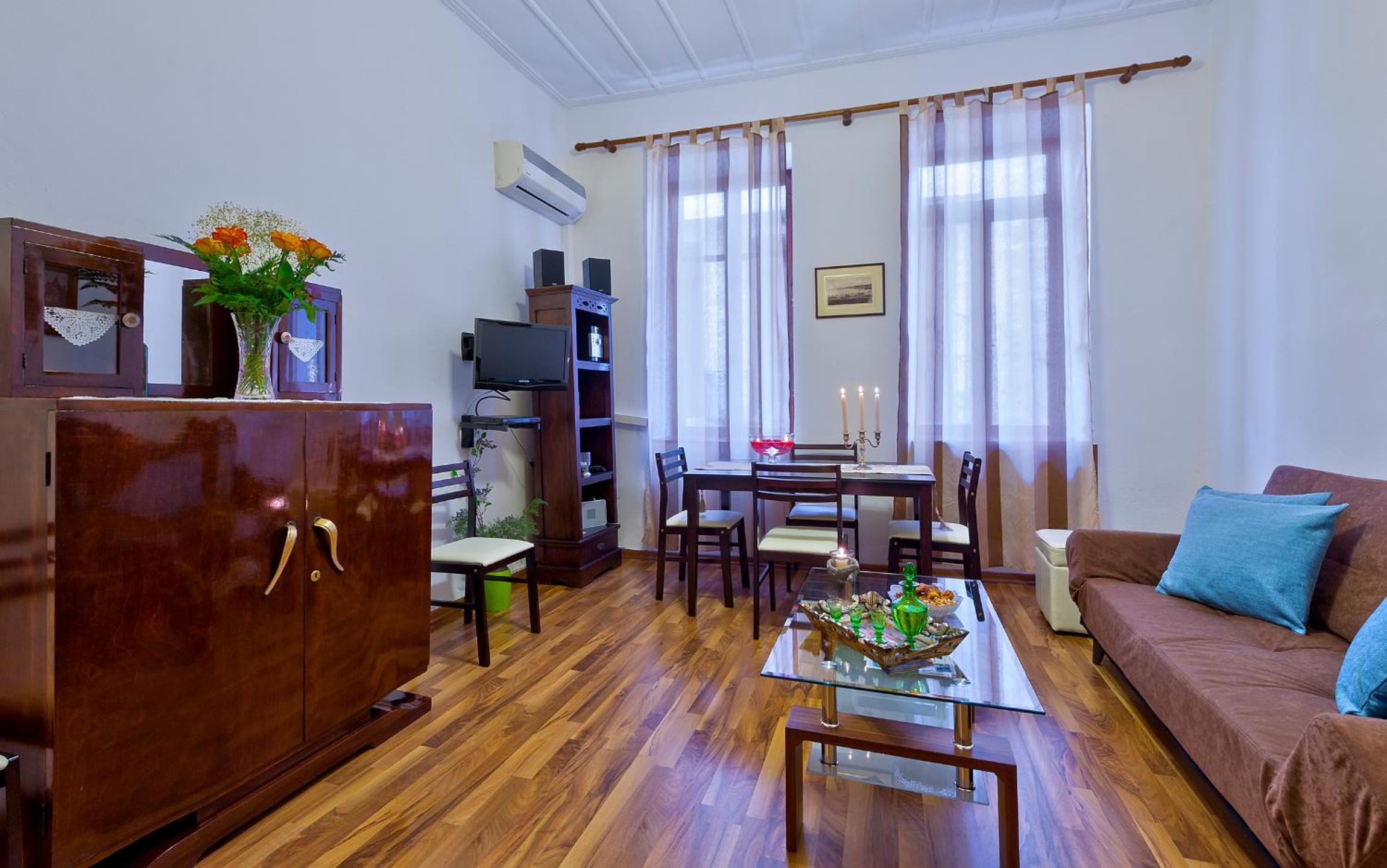 Two-Bedroom House - Split Level