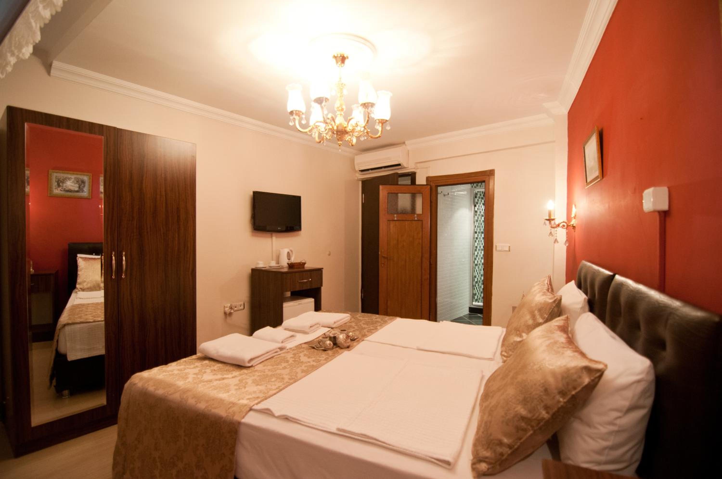 Economy Double Room photo 1