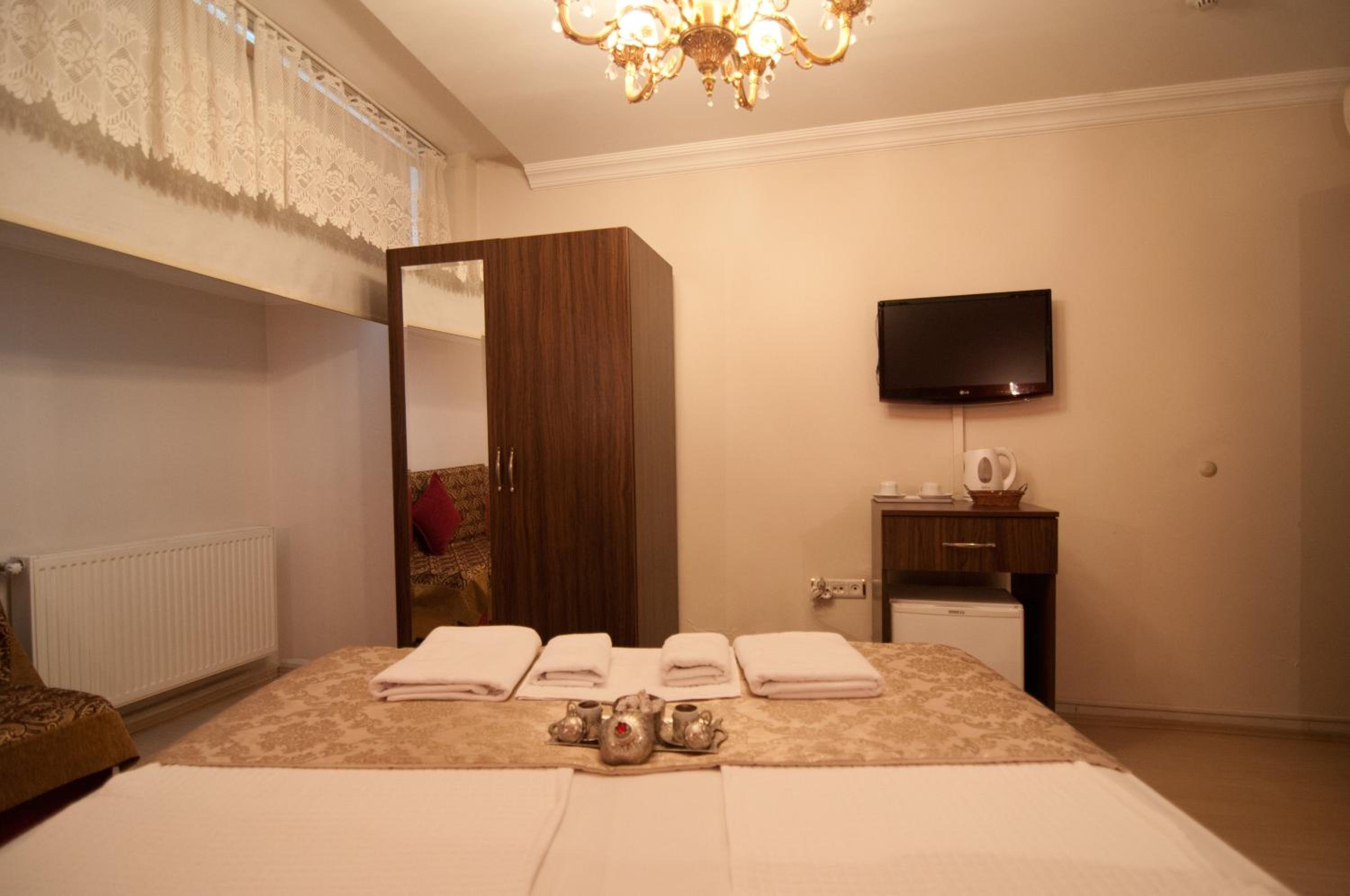 Economy Double Room photo 2