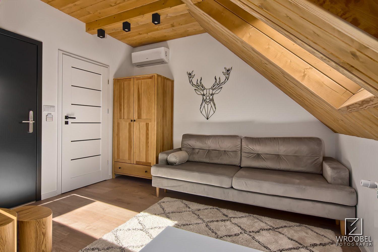 One-Bedroom Apartment - Photo 2