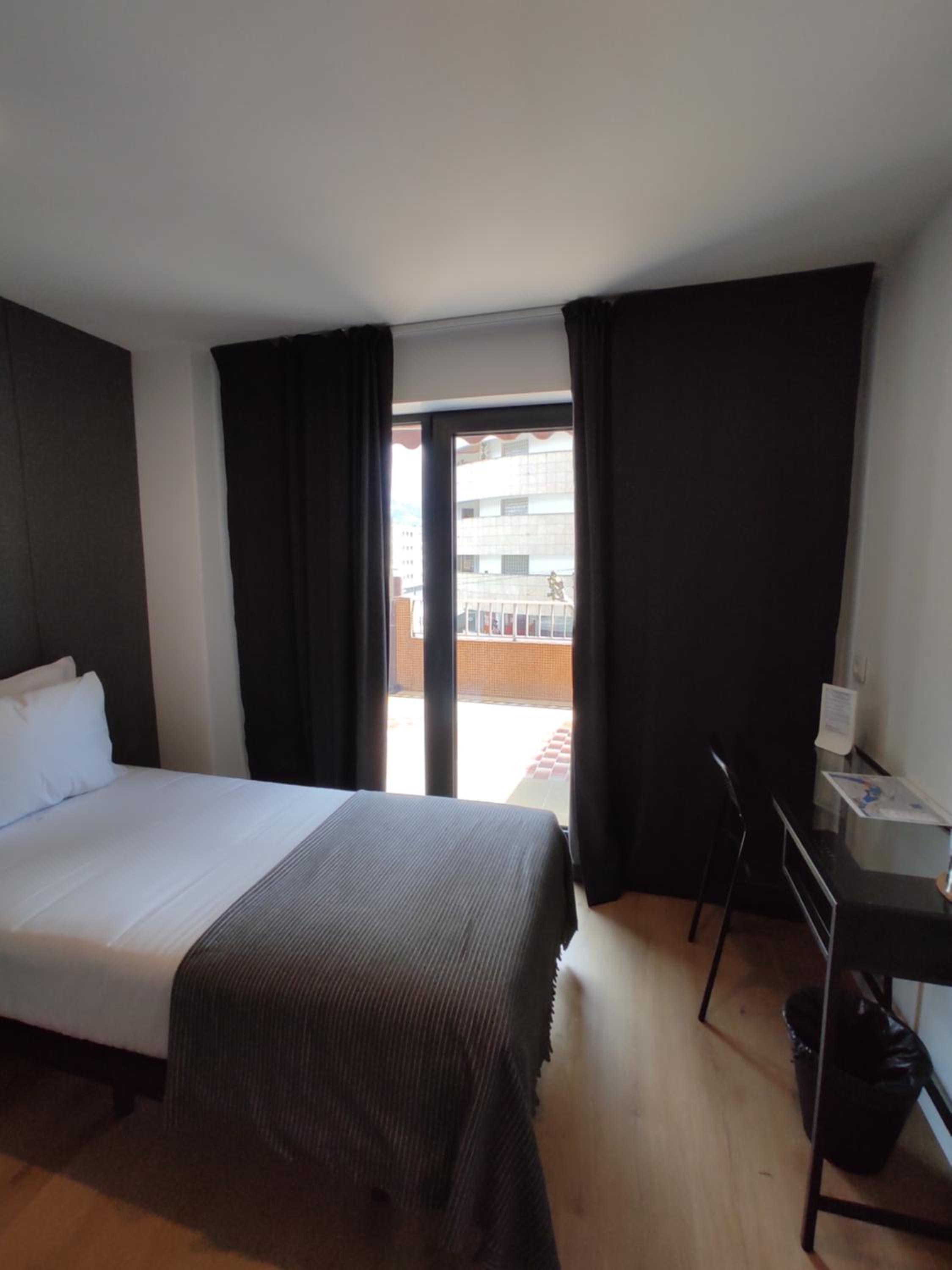 Triple Room with Balcony - Photo 9