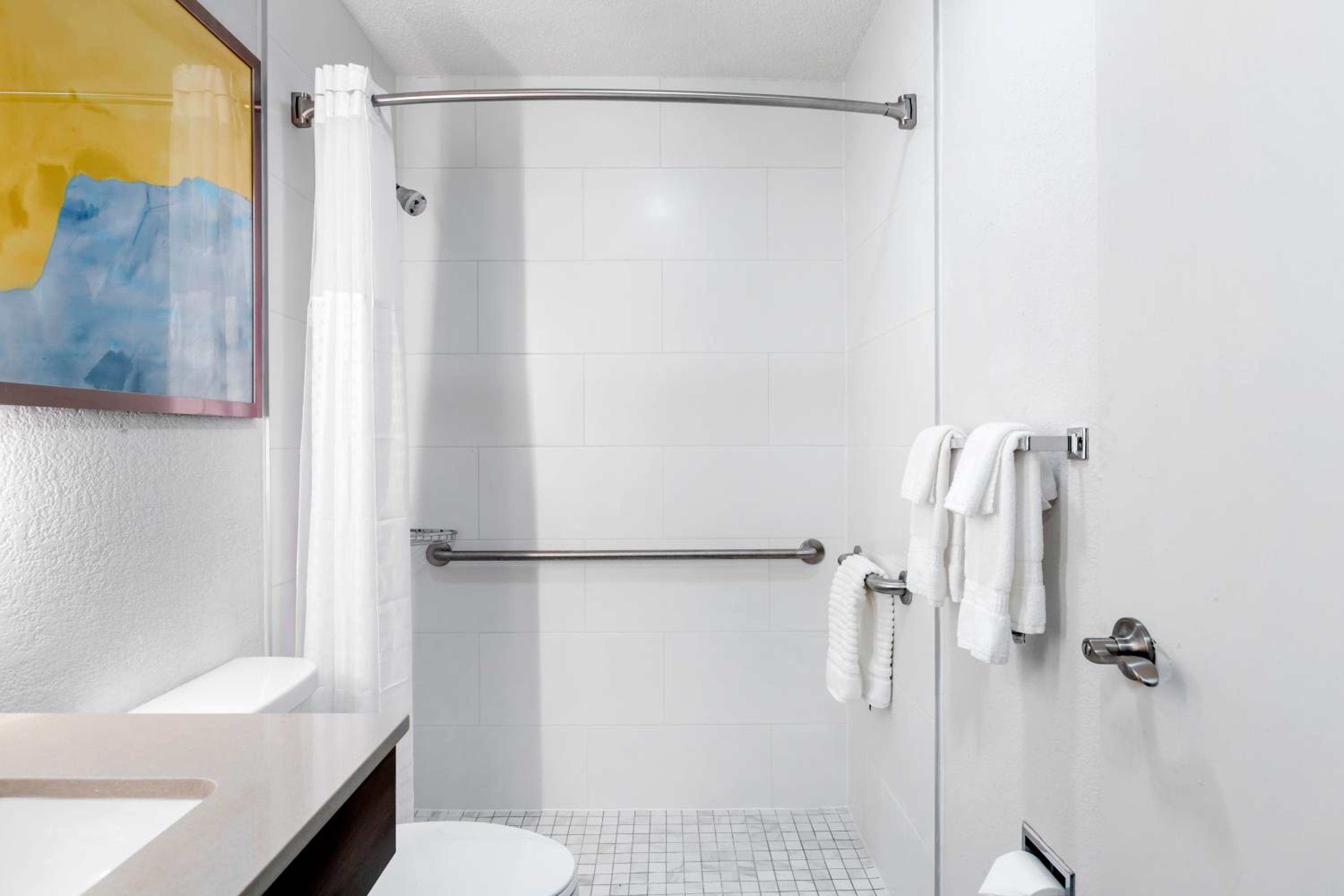 Double Room - Accessible/Non Smoking - Photo 3