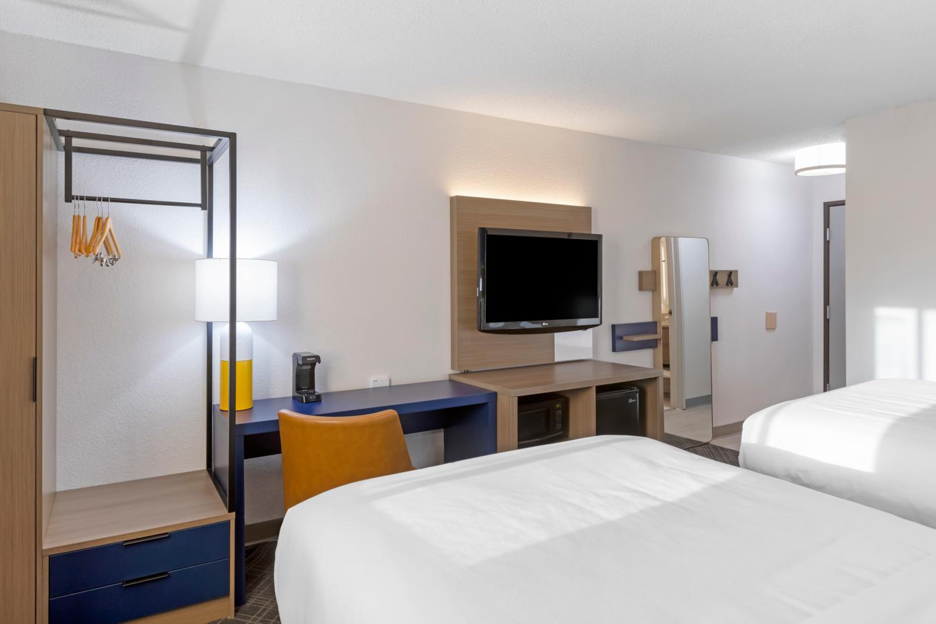 Standard Double Room with Two Double Beds - Non Smoking - Photo 5