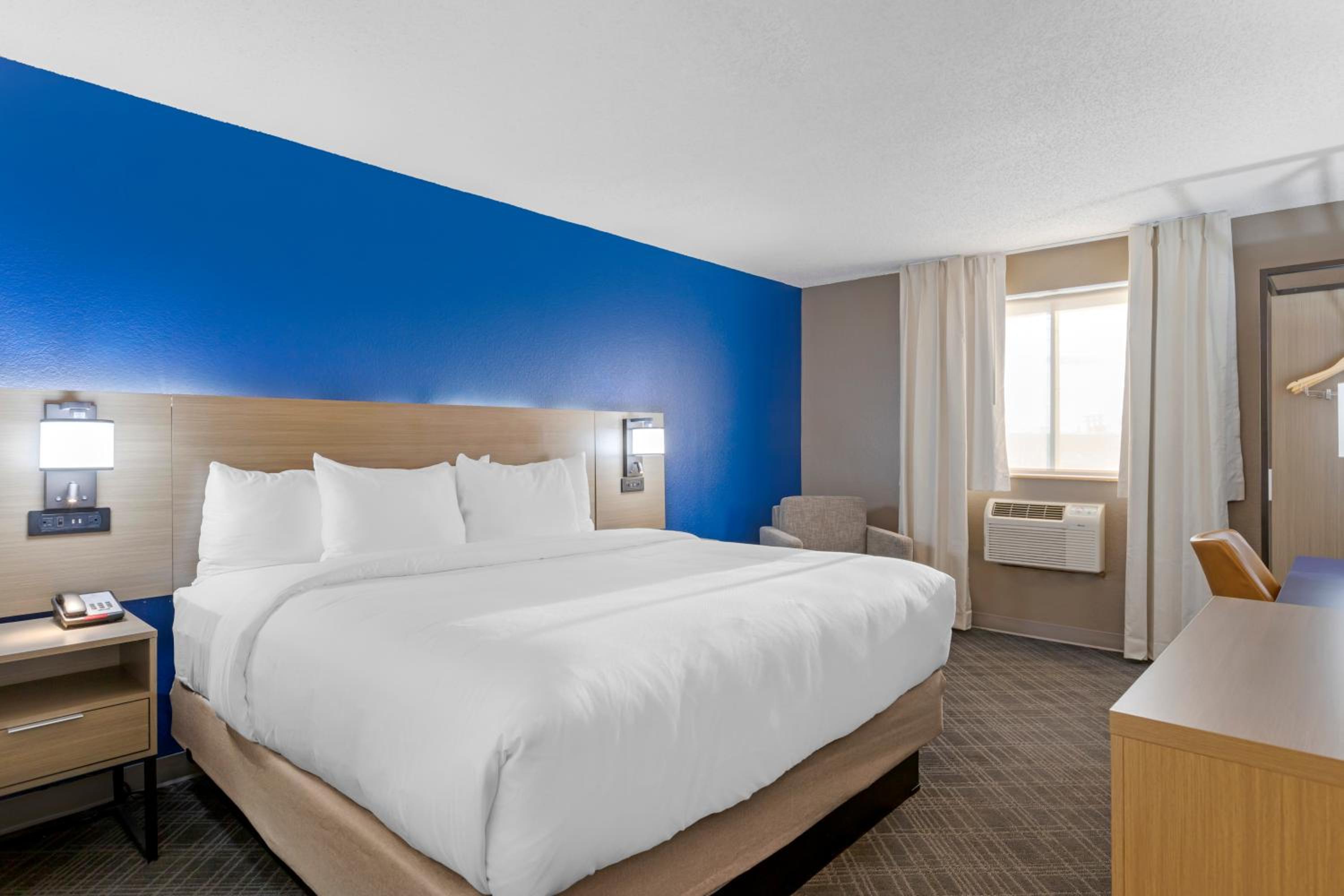Standard King Room - Non Smoking - Photo 4