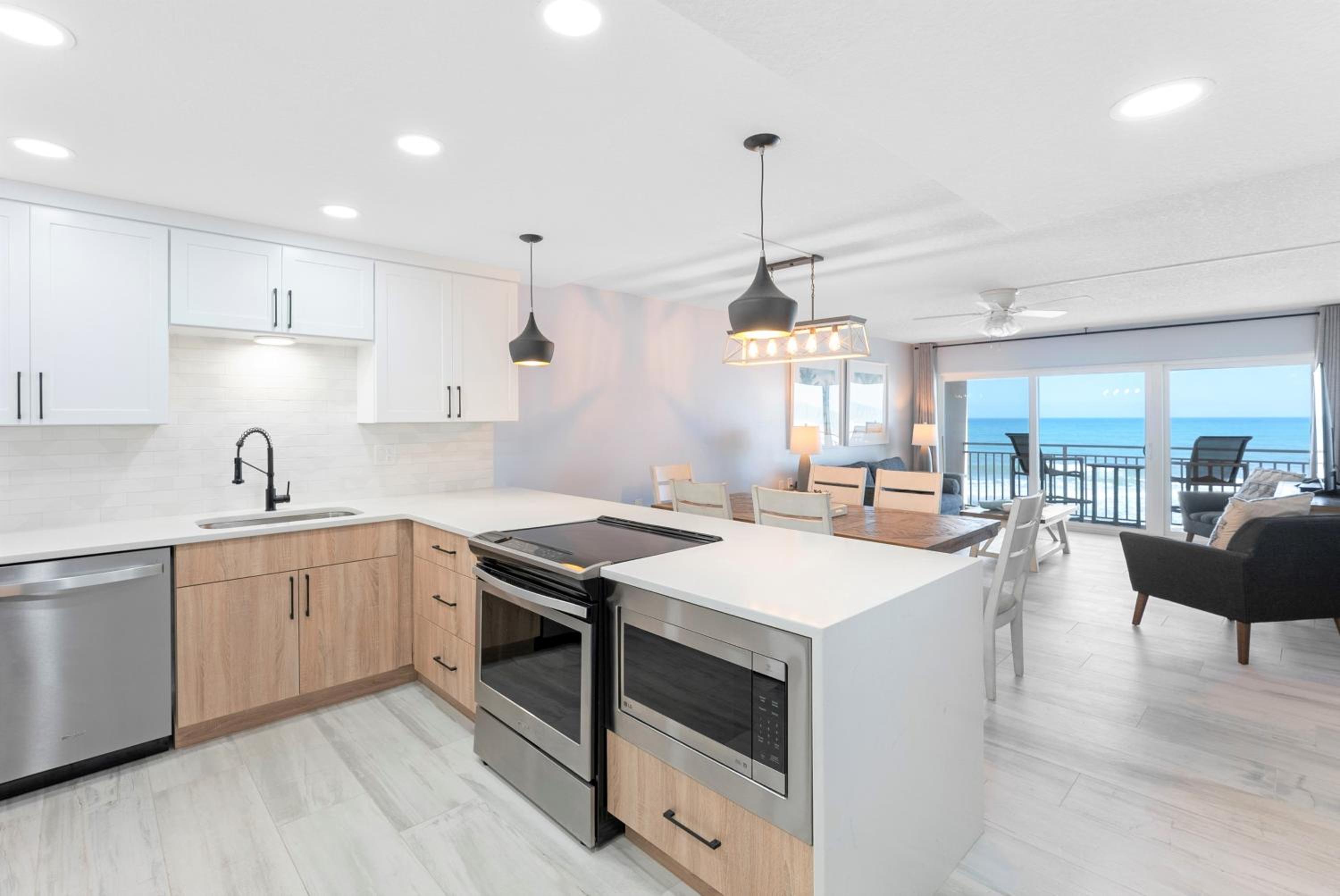 Penthouse Two-Bedroom Apartment - Oceanfront - Unit #443 photo 1