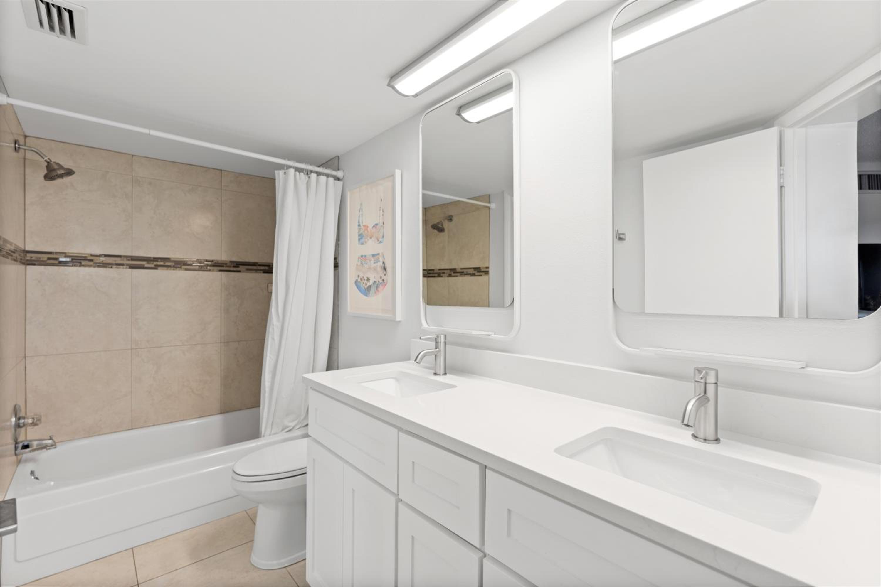 Penthouse Two-Bedroom Apartment - Oceanfront - Unit #445 photo 1