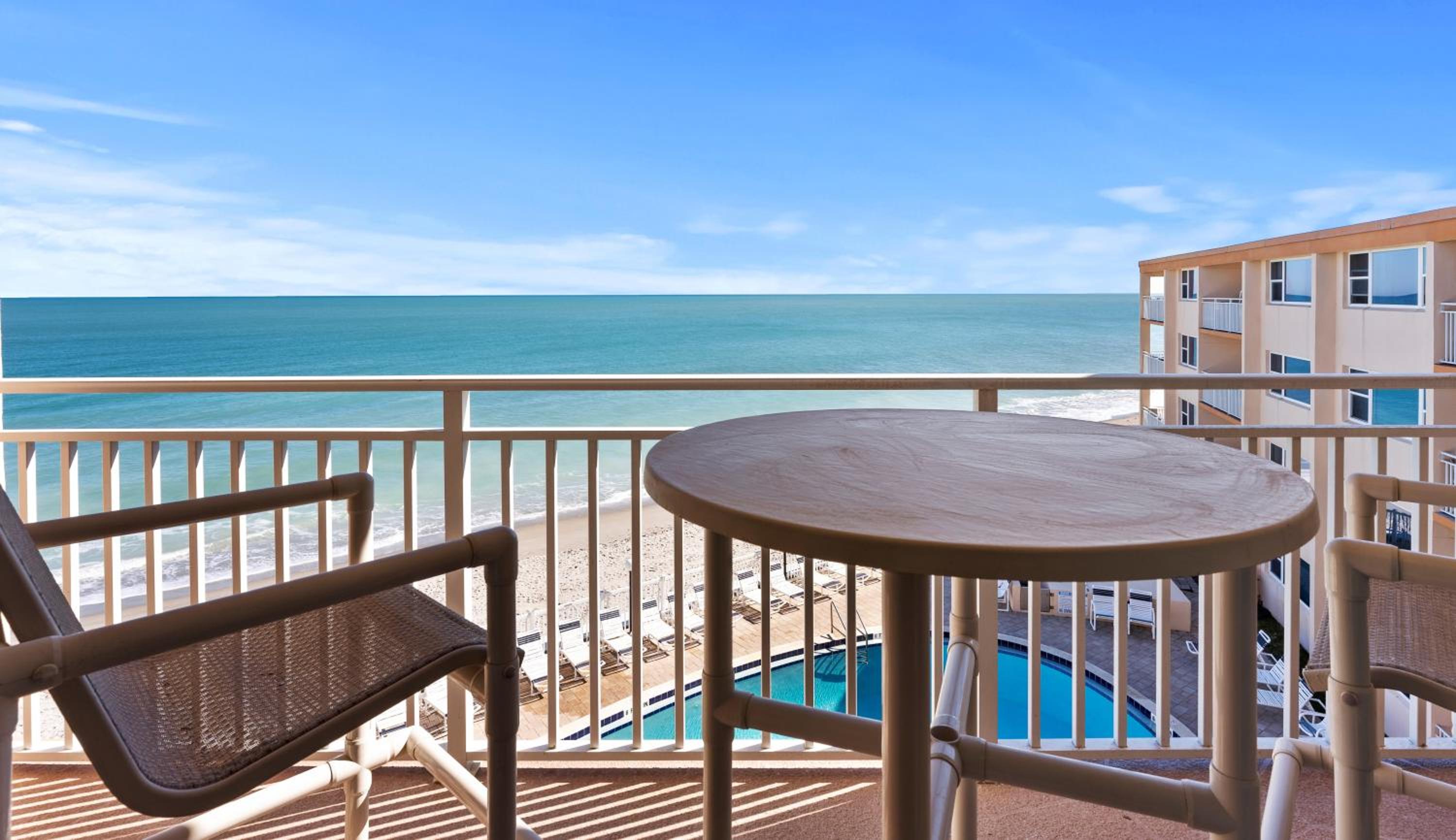 Premium Two-Bedroom Apartment - Oceanfront - Unit #444 photo 3