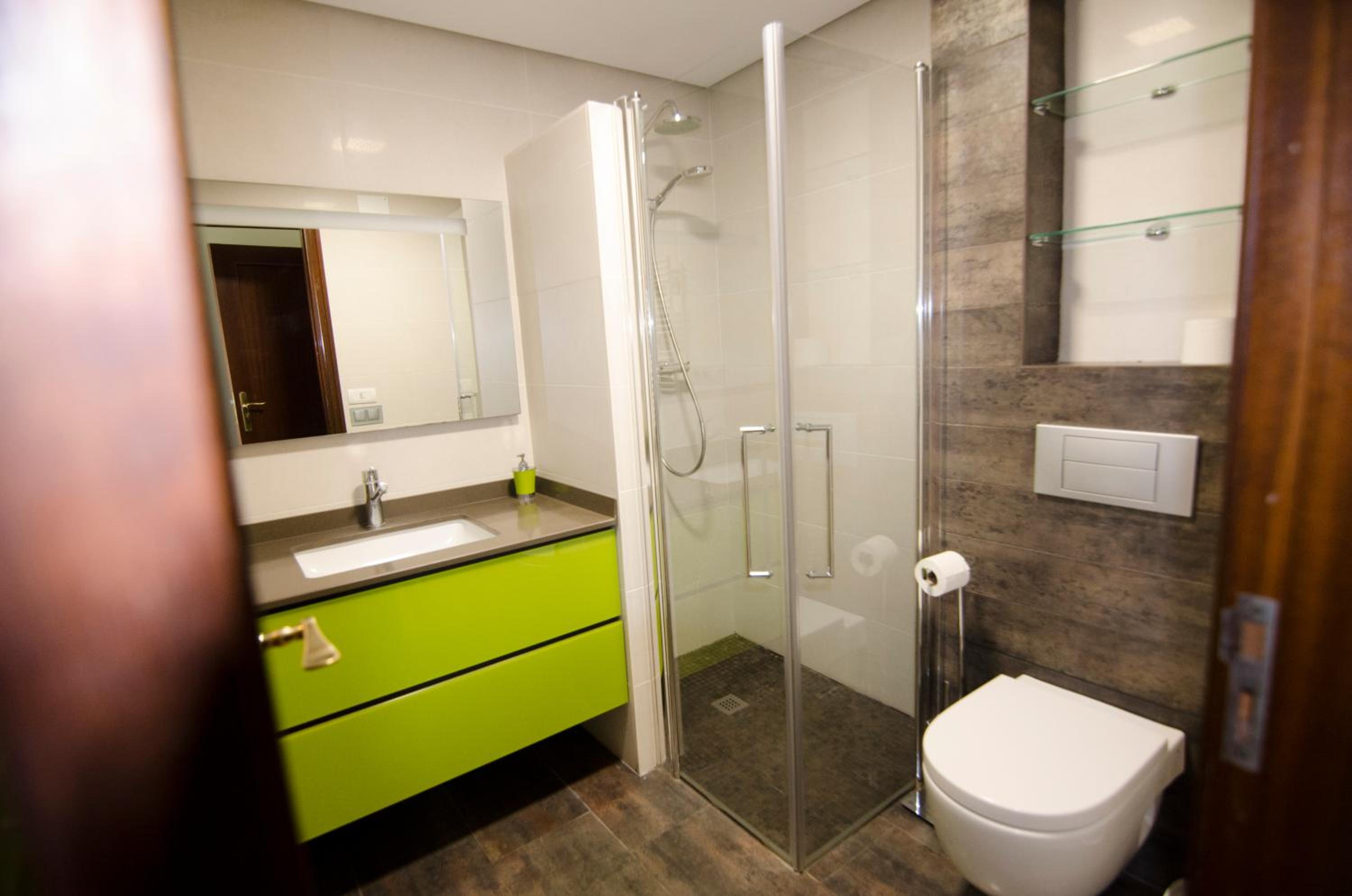 Double Room with Private Bathroom - Photo 2