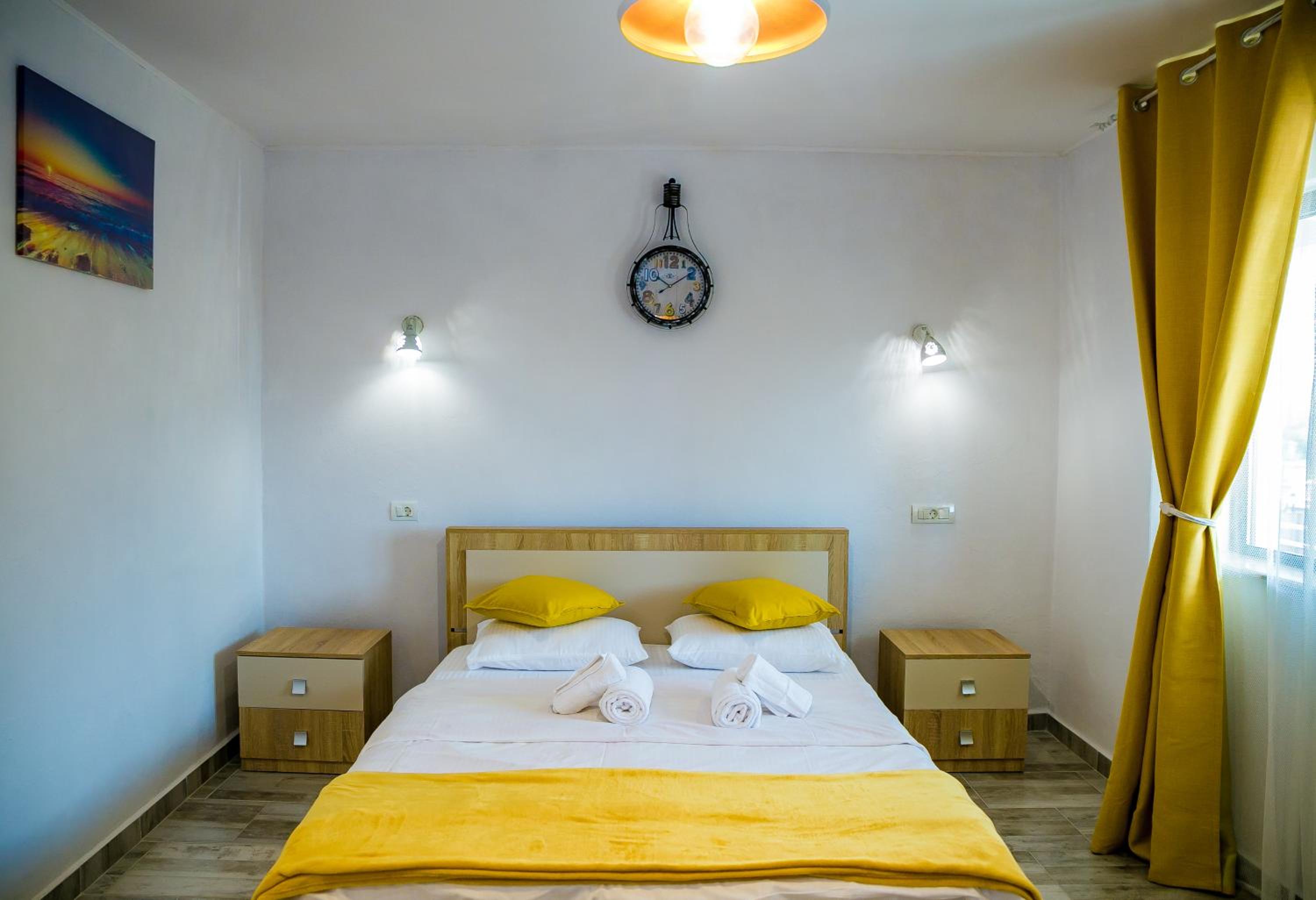 Double Room with Private Bathroom - Photo 19