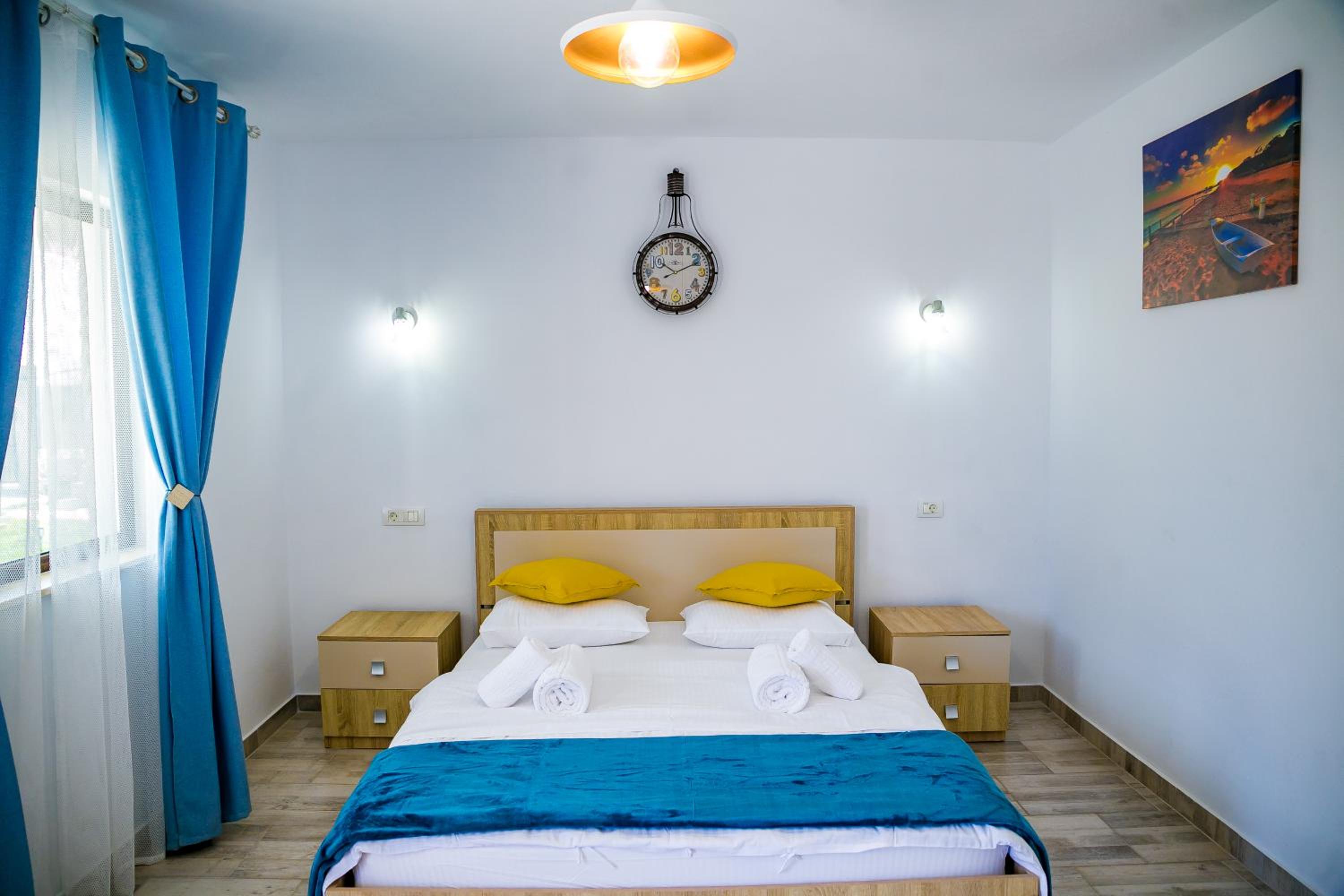 Double Room with Private Bathroom - Photo 27