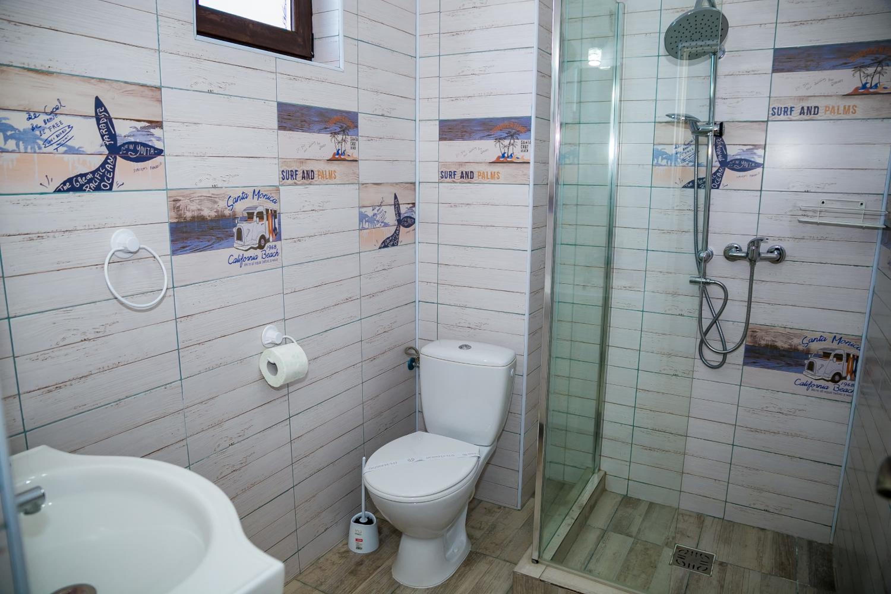 Double Room with Private Bathroom - Photo 32