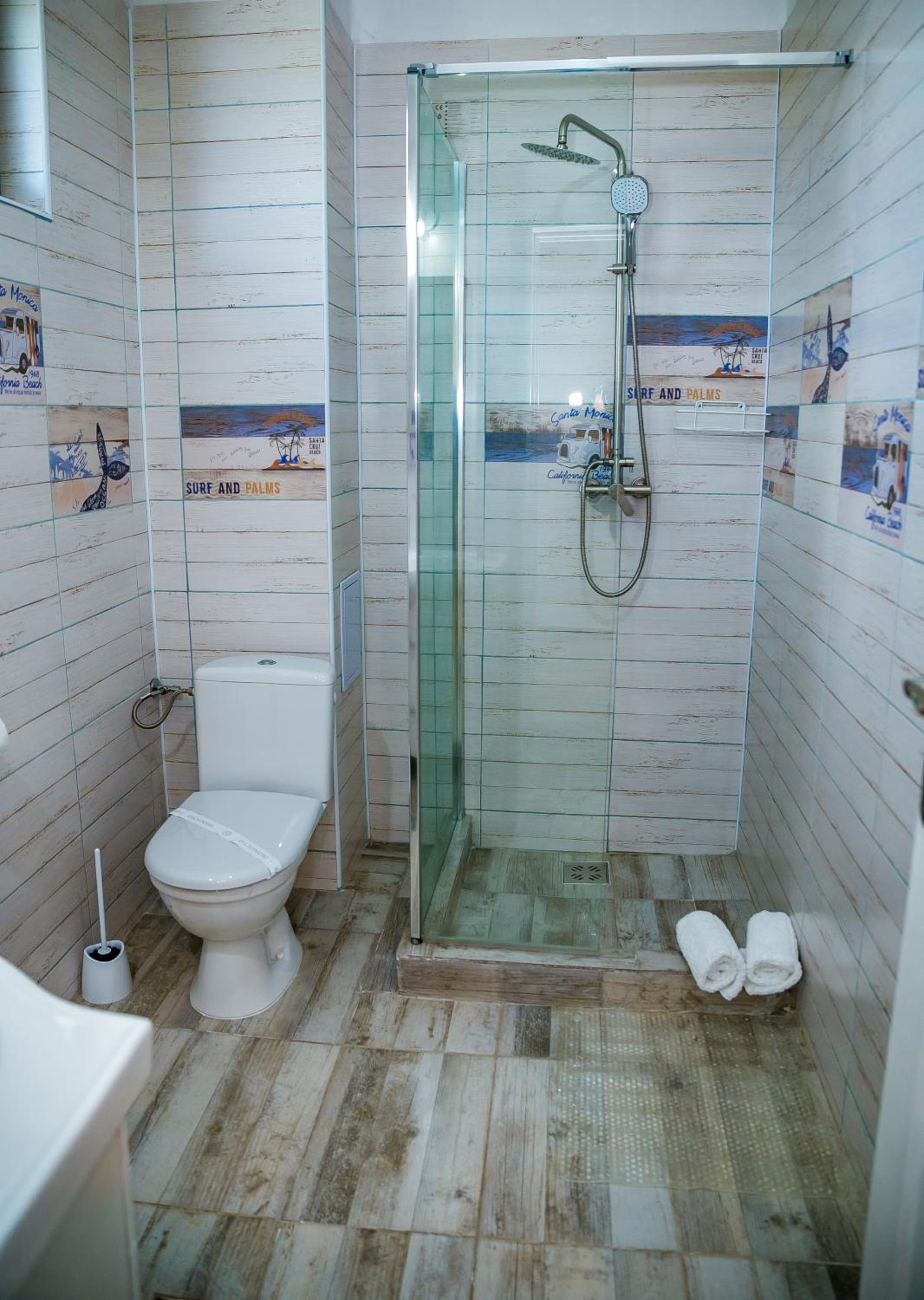 Double Room with Private Bathroom - Photo 46