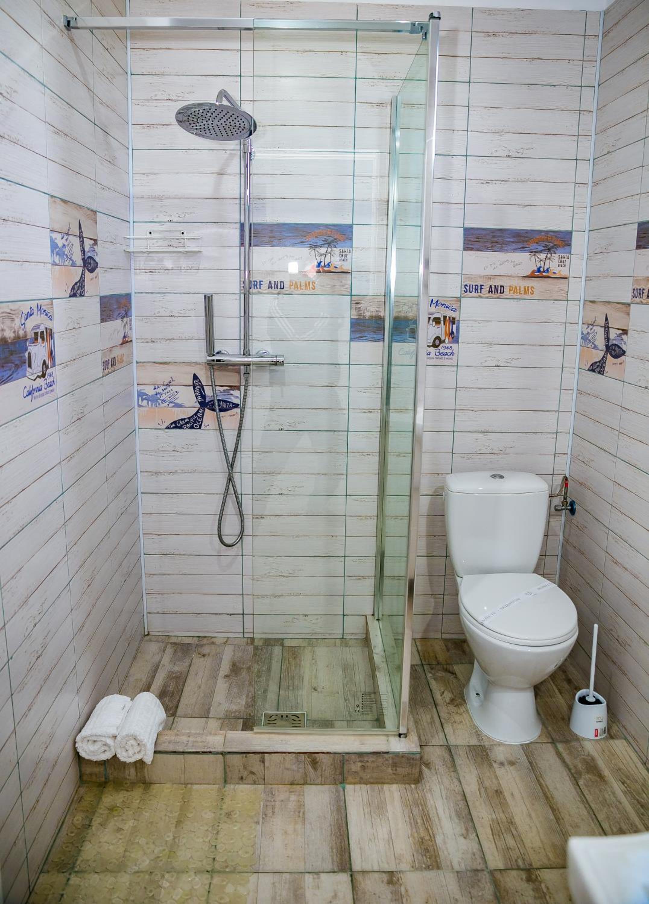 Double Room with Private Bathroom - Photo 48