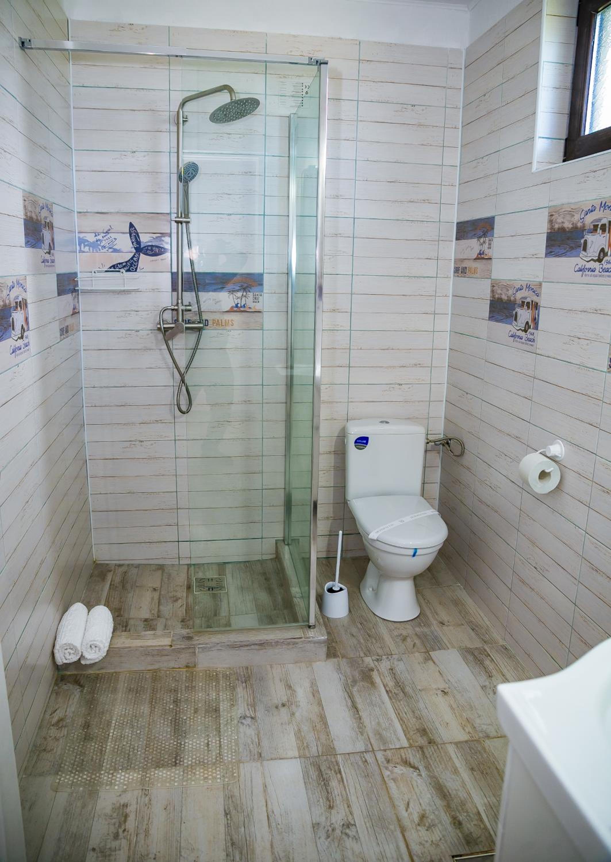 Double Room with Private Bathroom - Photo 53