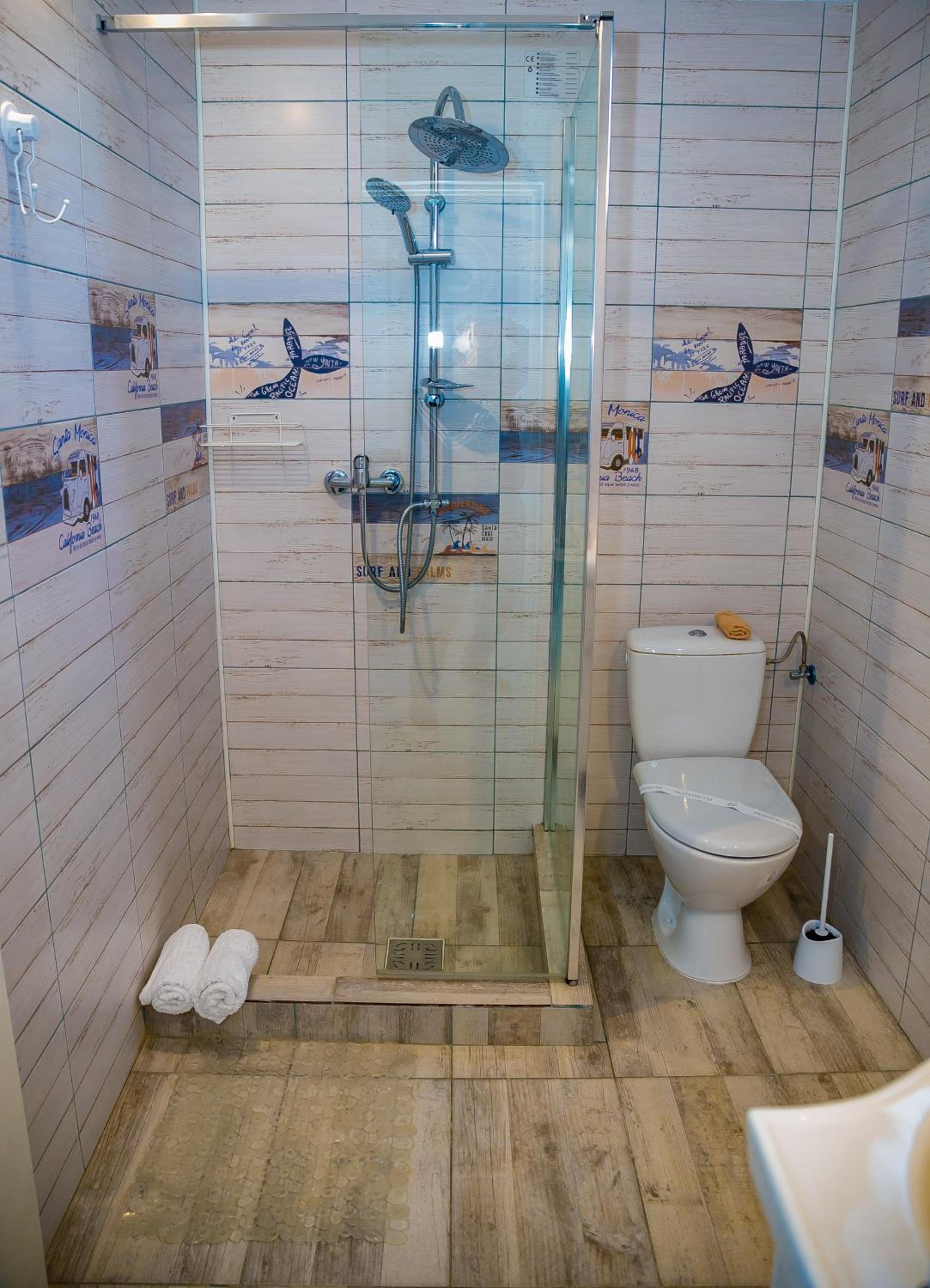 Double Room with Private Bathroom - Photo 55