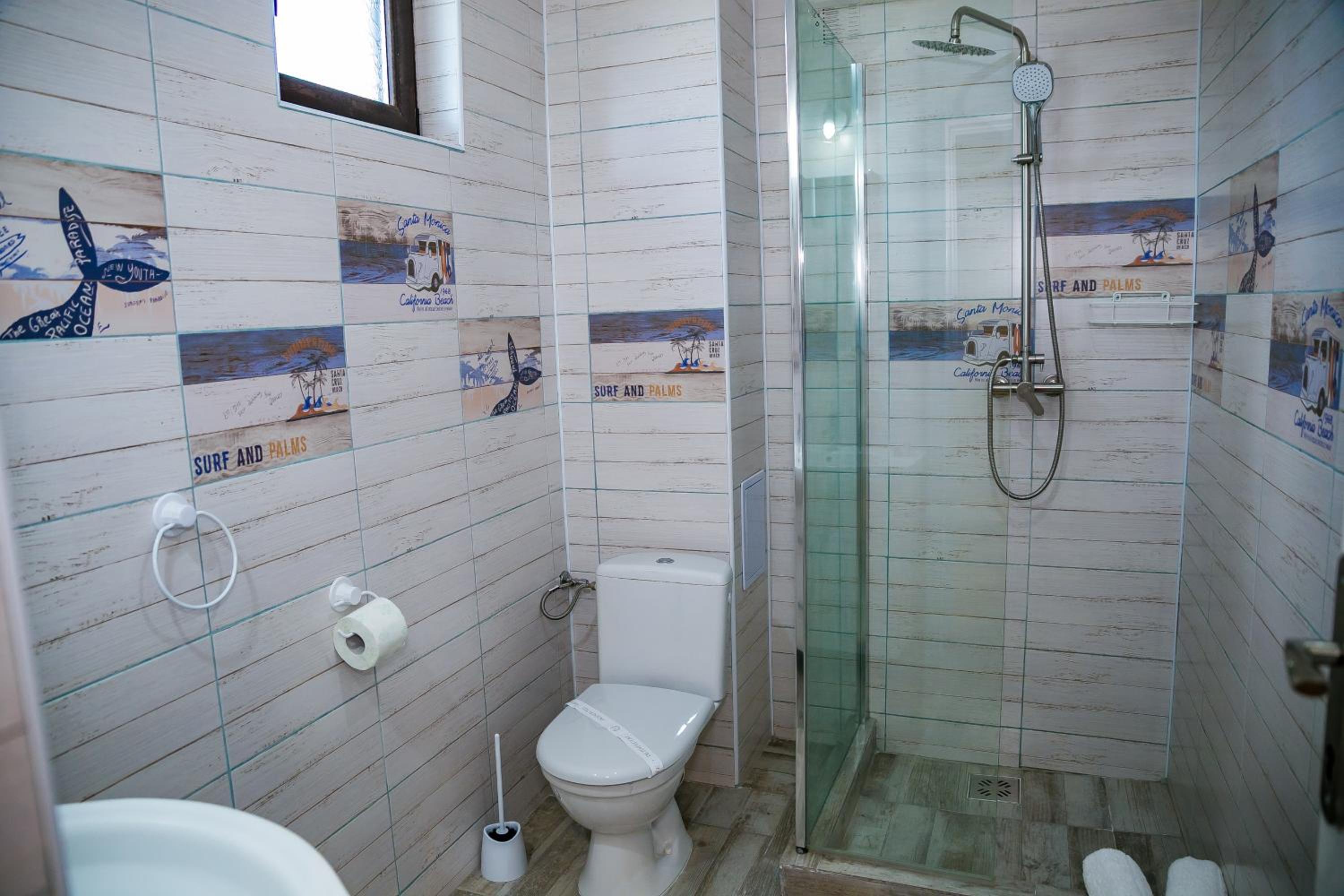 Double Room with Private Bathroom - Photo 57