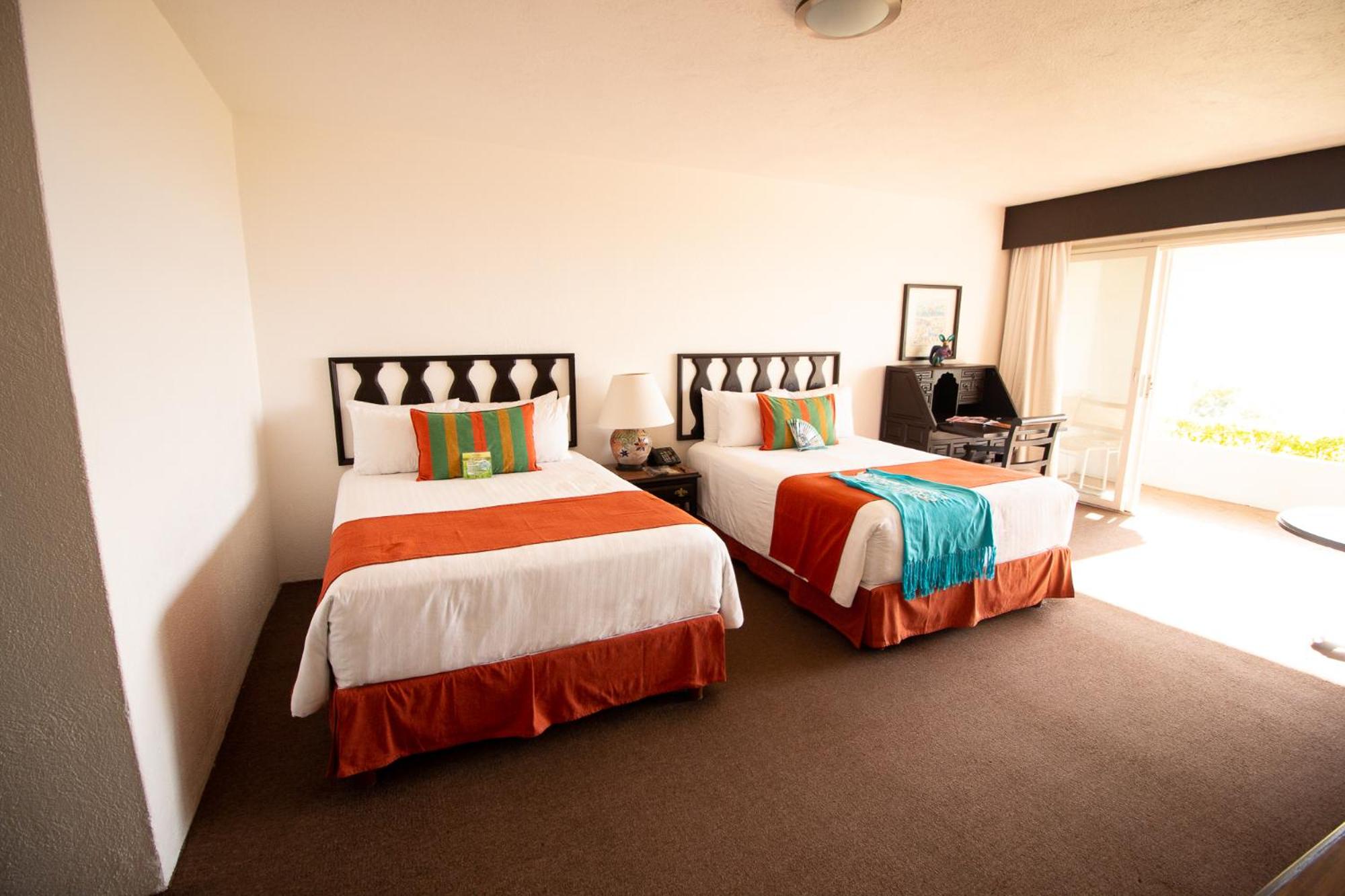 Superior Double Room with Two Double Beds - Photo 4
