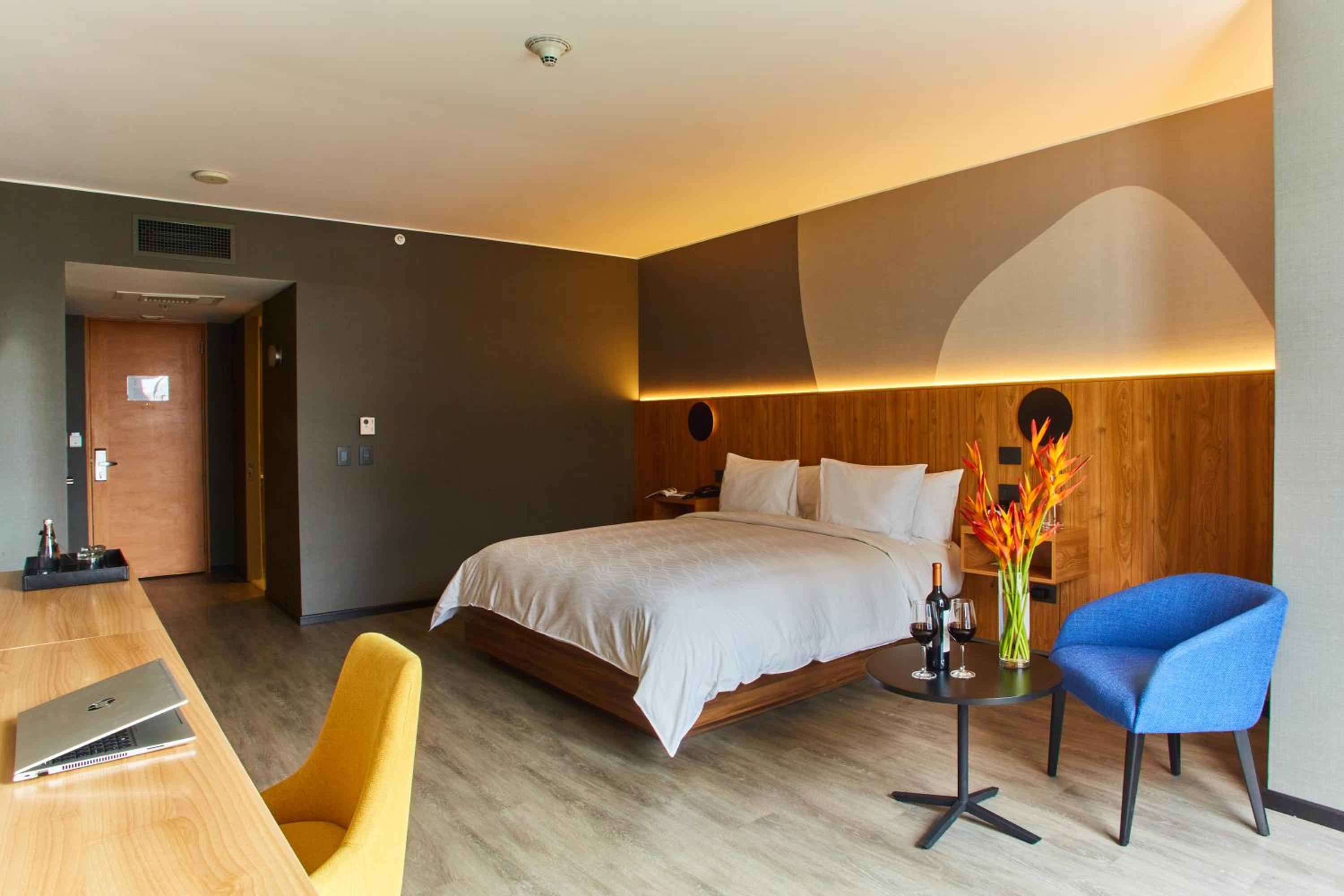 Superior King Room - Photo 3