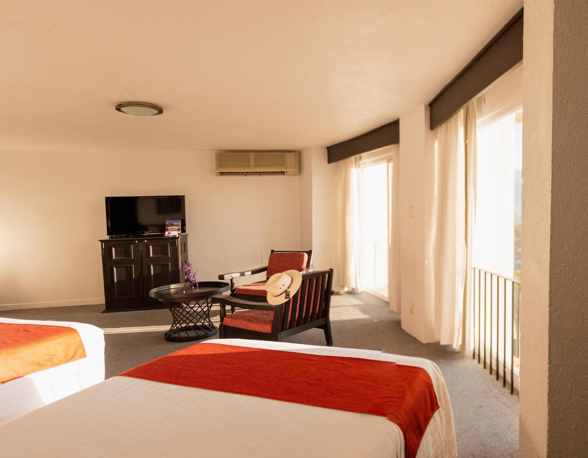 Superior Double Room with Two Double Beds - Photo 5