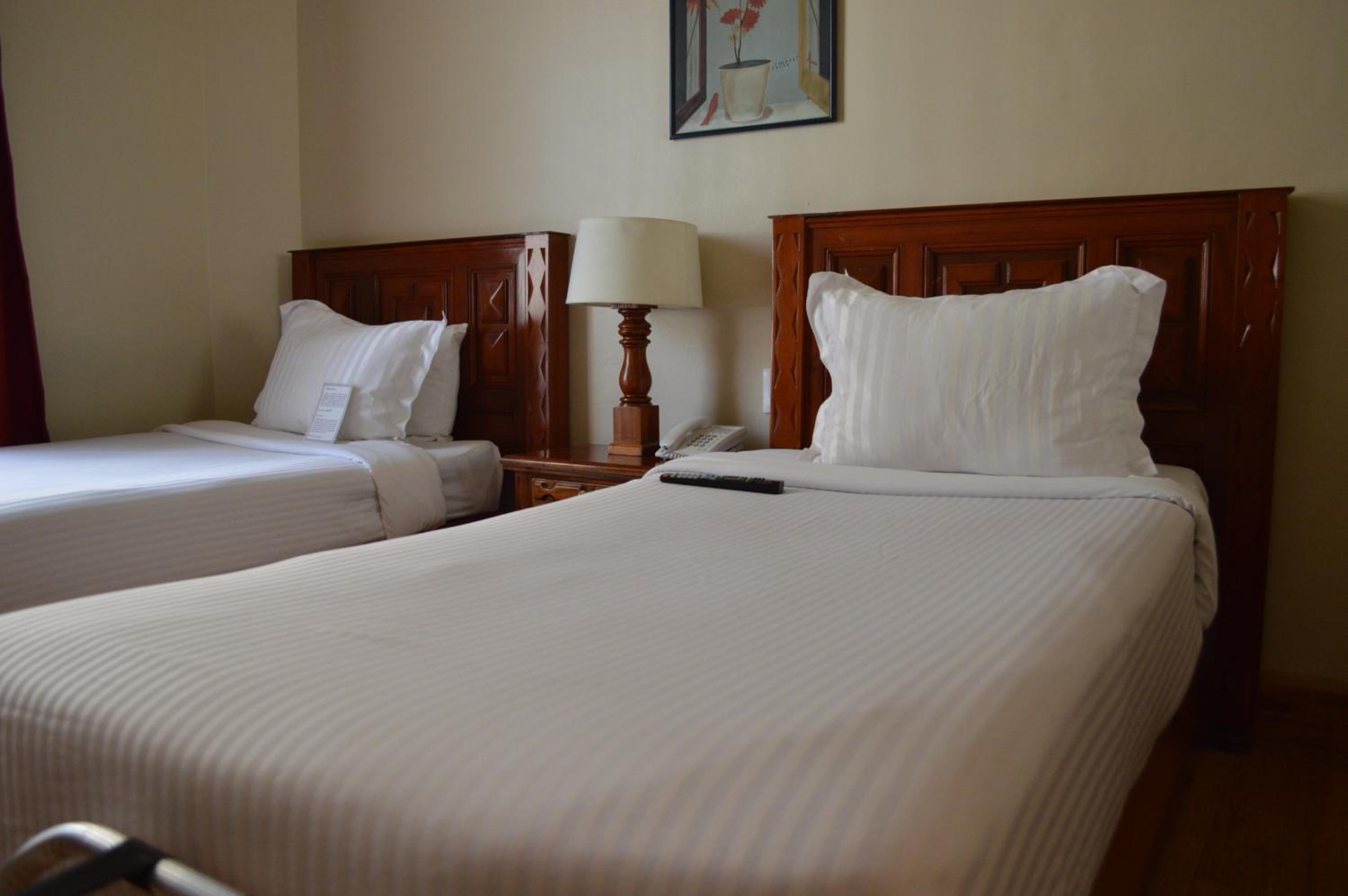 Twin Room - Photo 3