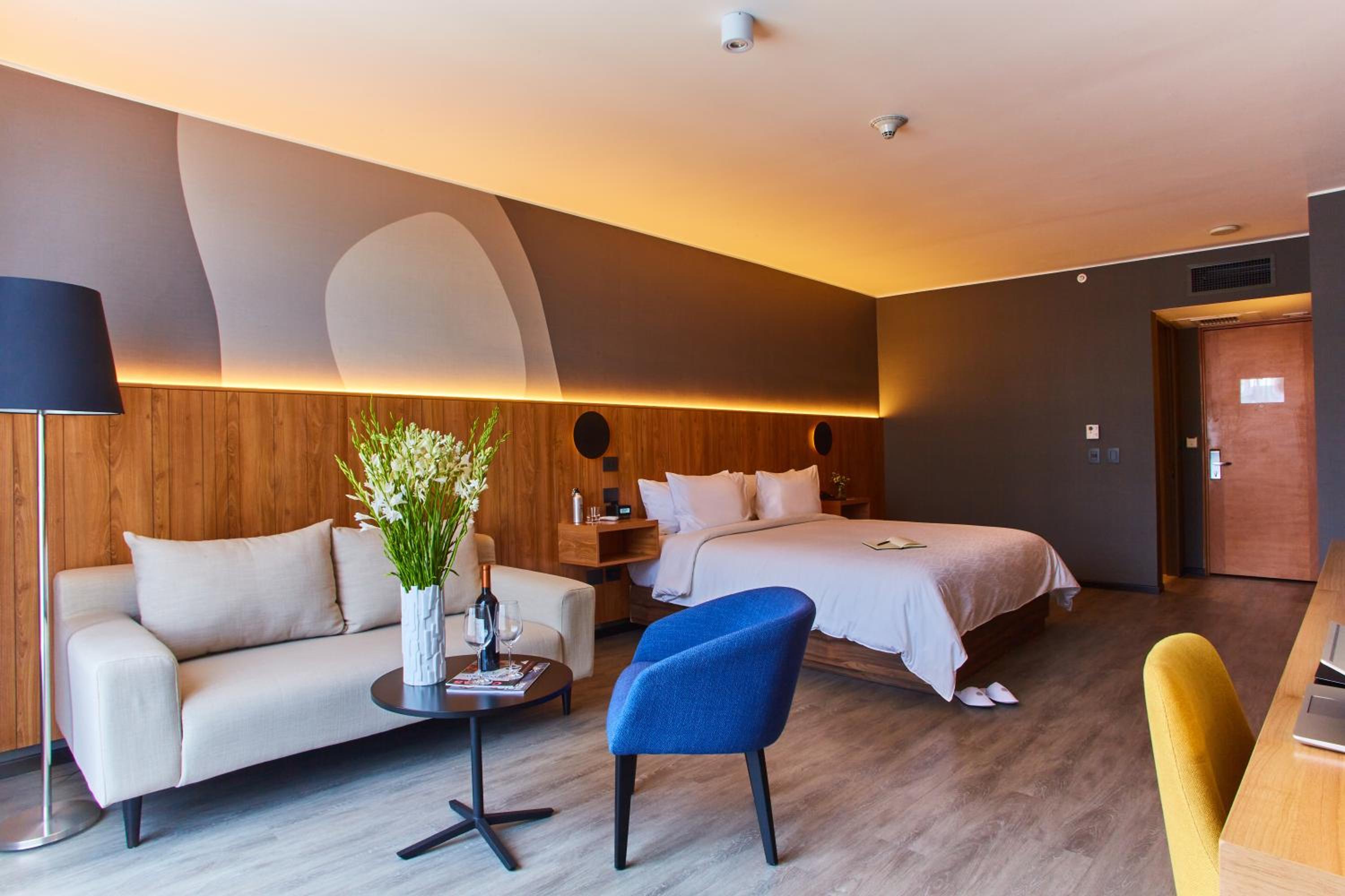 Junior King Suite - Photo 1