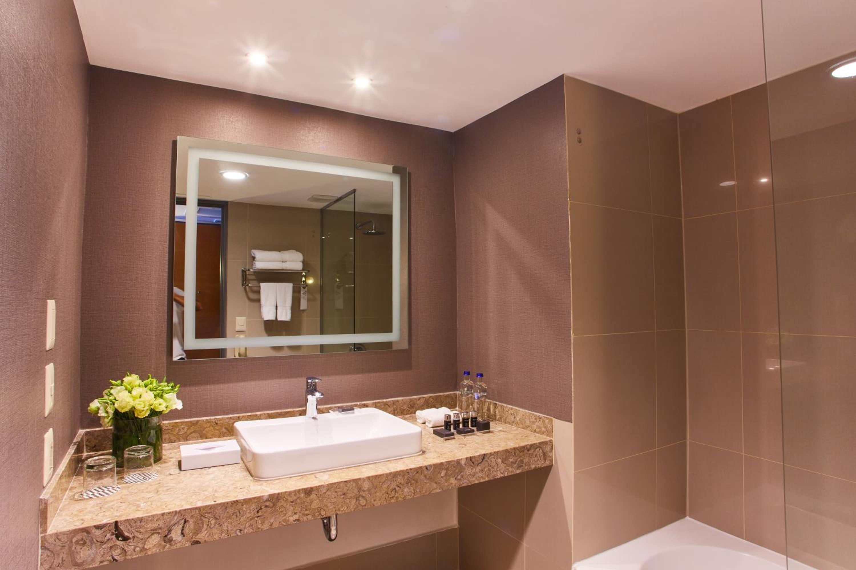 Junior King Suite - Photo 3