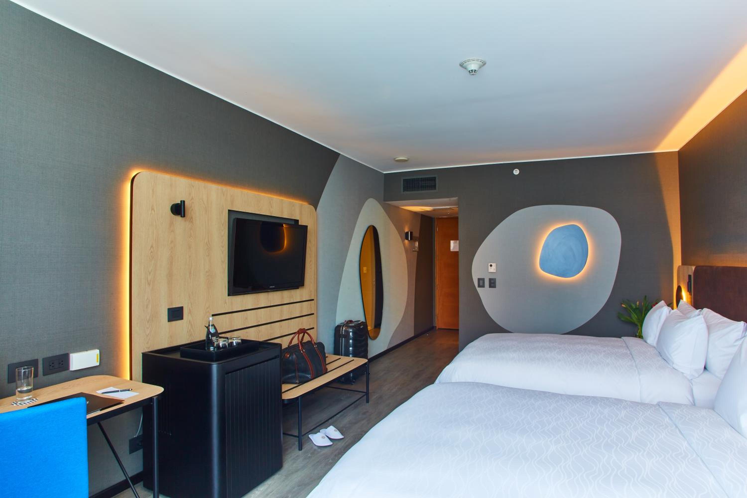 Deluxe Queen Room with Two Queen Beds - Photo 2